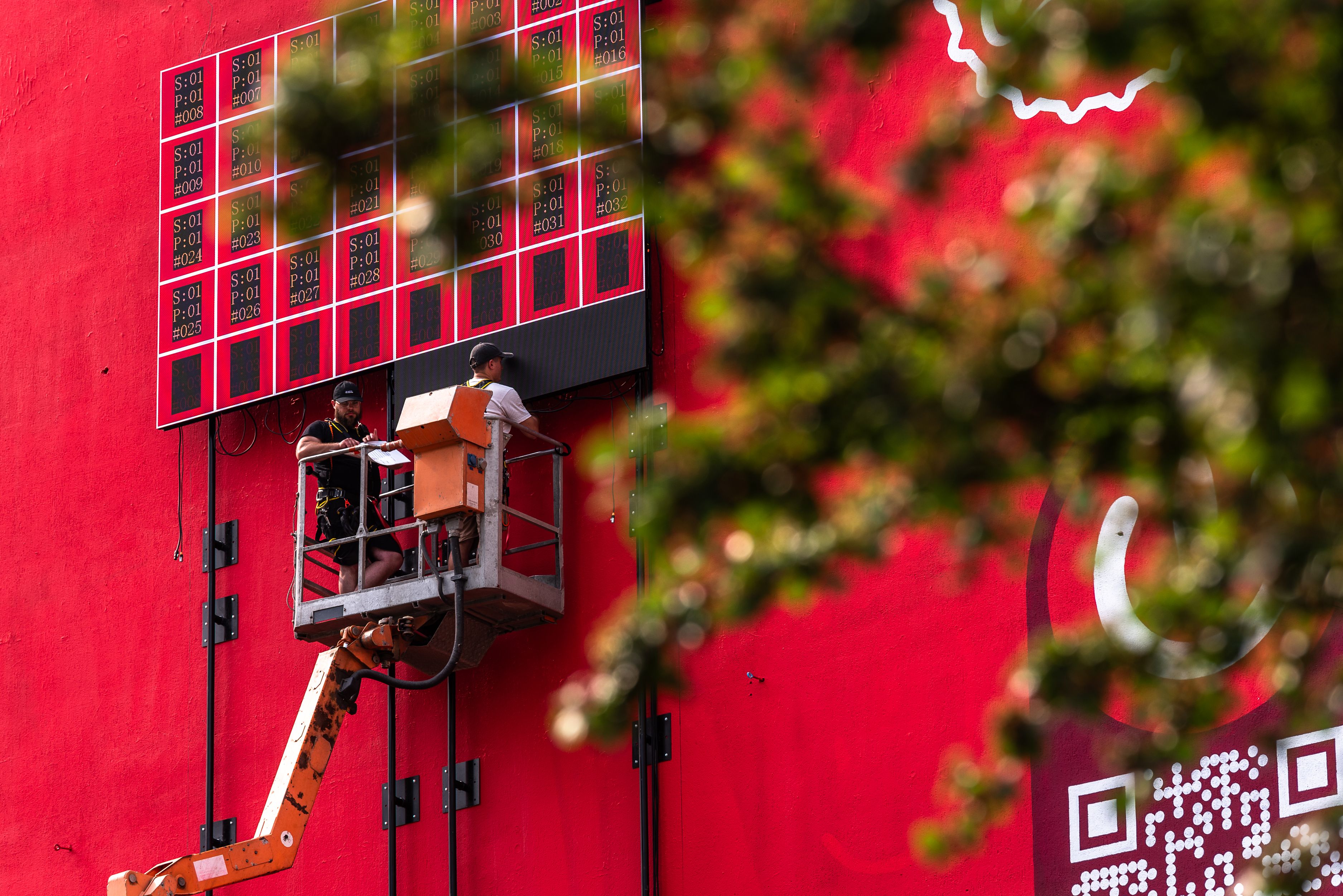 good looking digital mural coca-cola dzień 