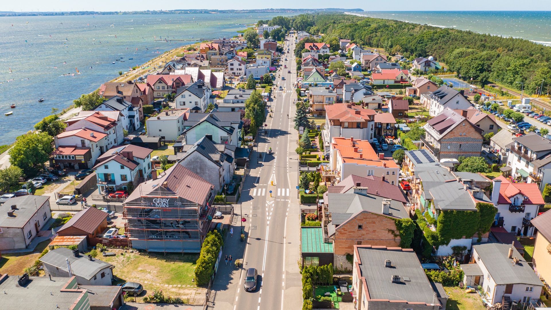 proces powstania muralu na helu good looking