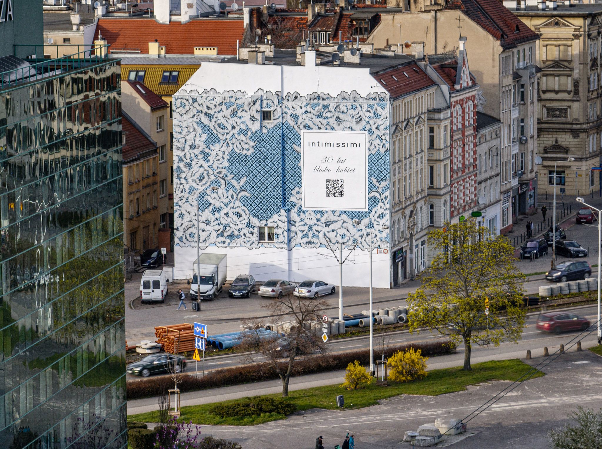 Good Looking namalowało mural reklamowy dla marki Intimissimi we Wrocławiu