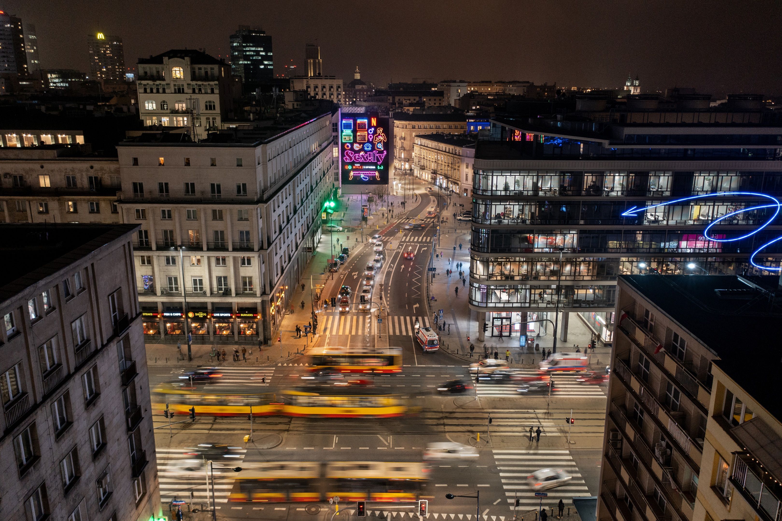 Good Looking, mural w Warszawie przy ulicy Brackiej 25 Sexify