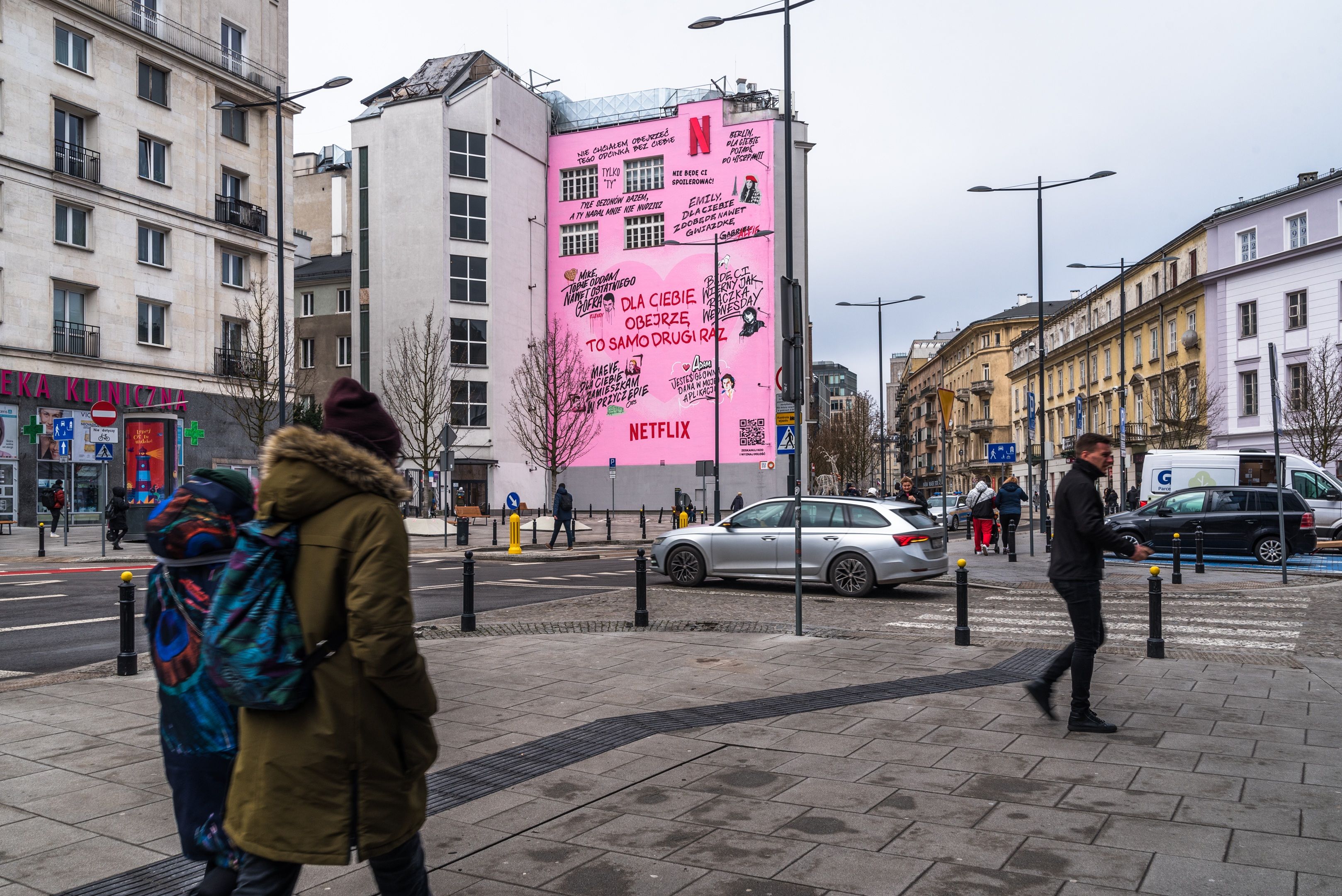 Good Looking, mural w Warszawie przy ulicy Brackiej 25 dla Netflix