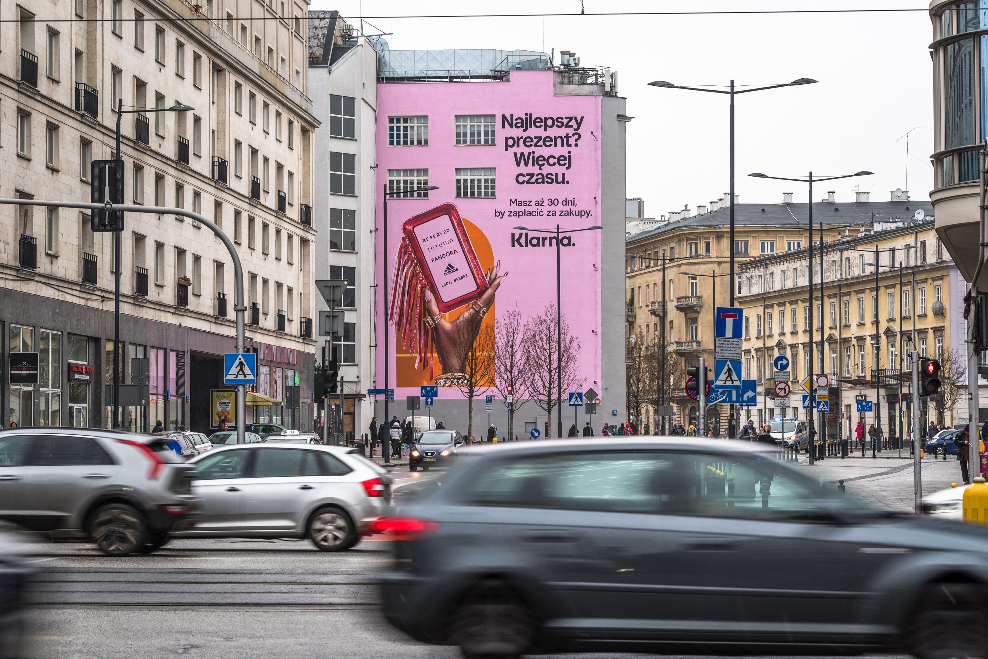 Good Looking, mural w Warszawie przy ulicy Brackiej 25 dla Klarny