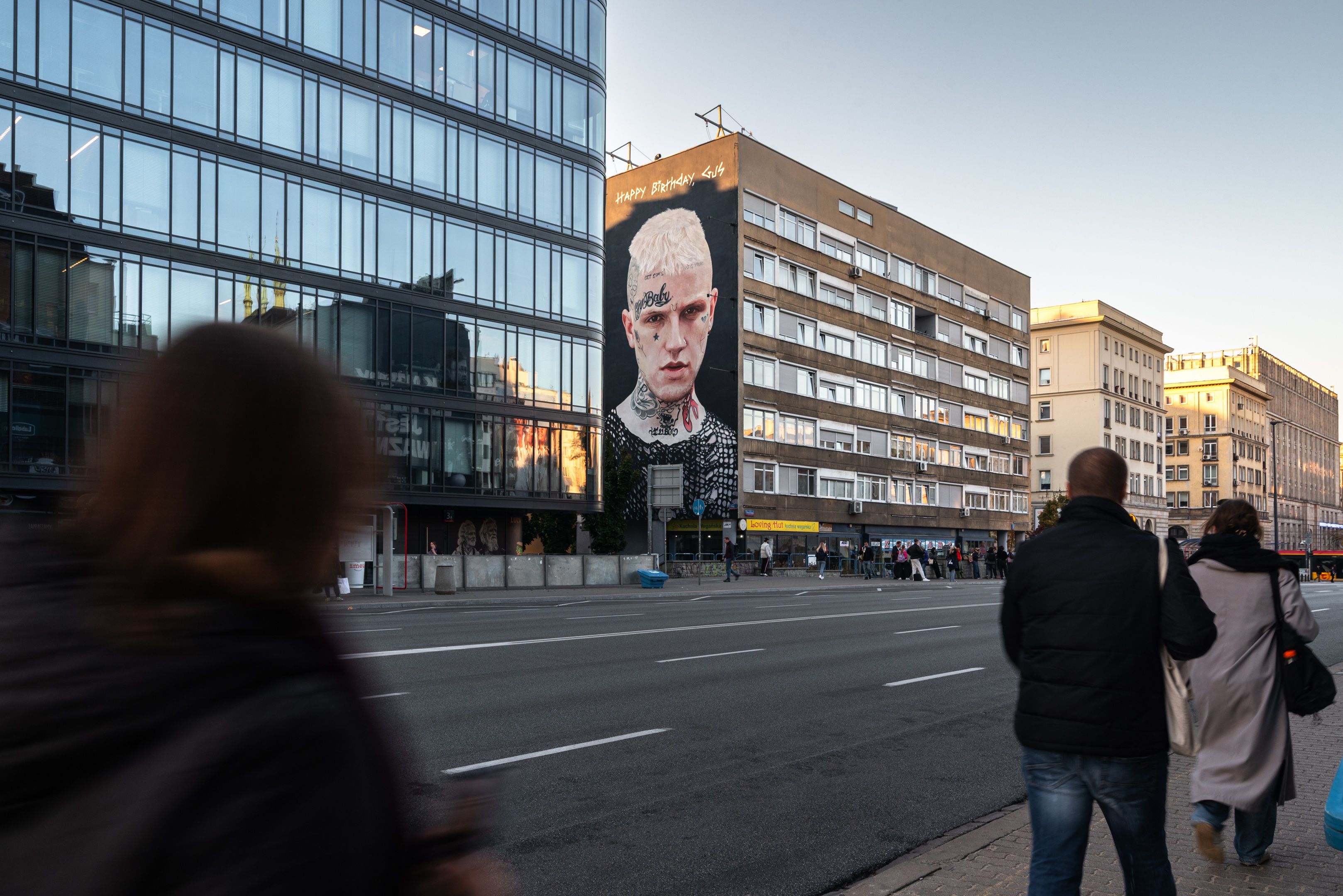 Good Looking Studio namalowało mural w Warszawie przy ulicy Waryńskiego 3, lil peep
