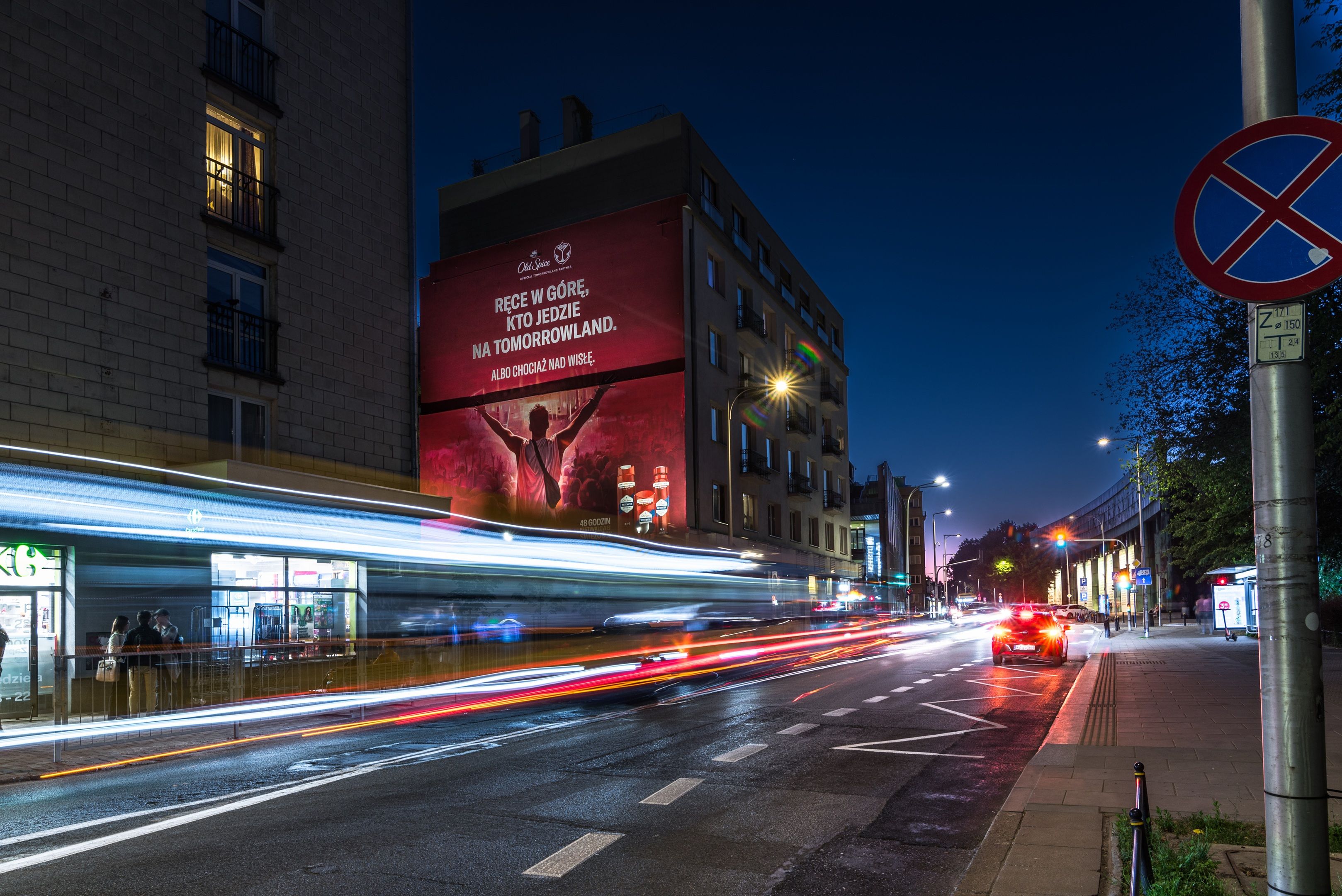 Good Looking namalowało mural w Warszawie przy ulicy Dobrej 53 dla marki OldSpice
