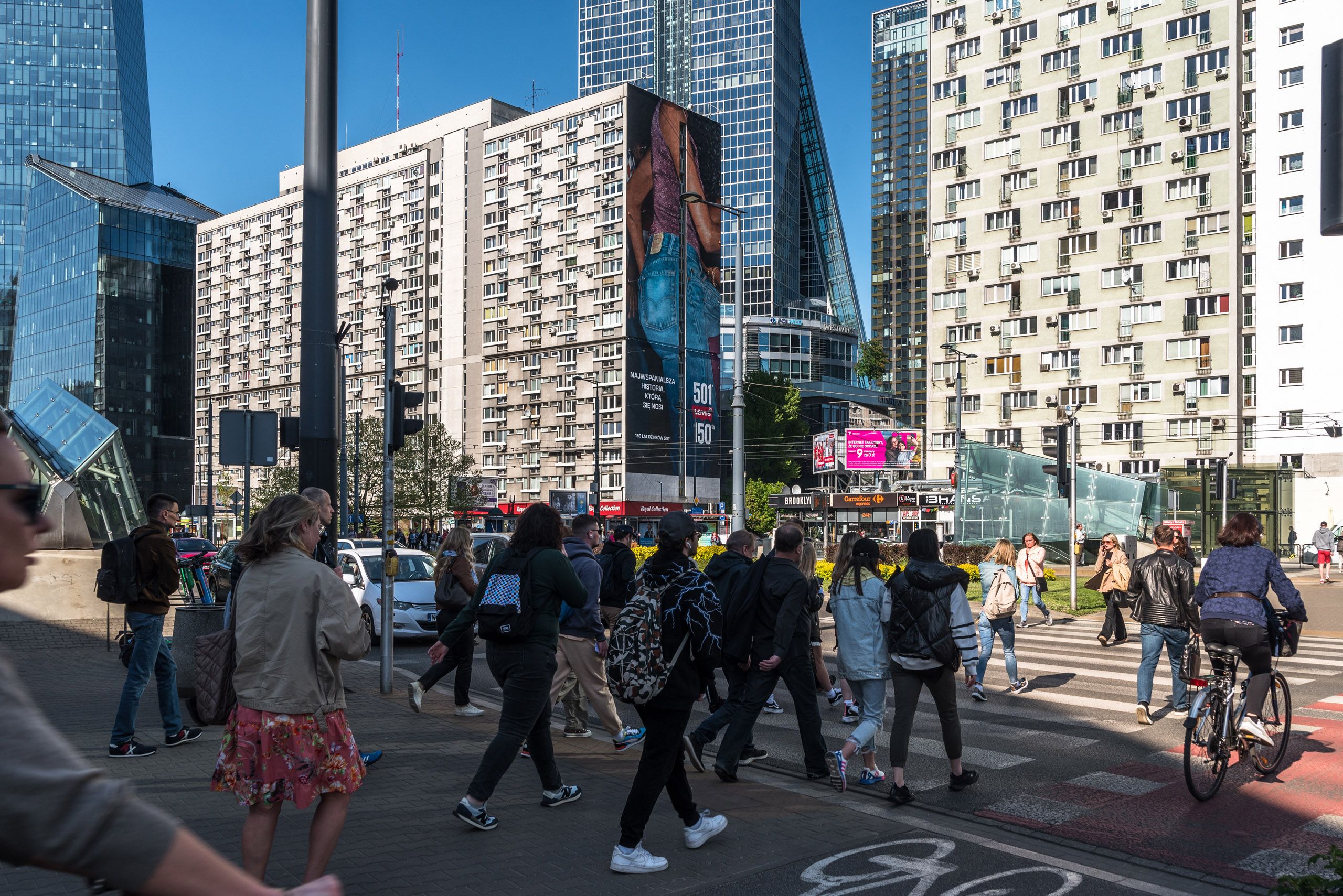 mural reklamowy przedstawiający kampanie reklamową dla marki Levis