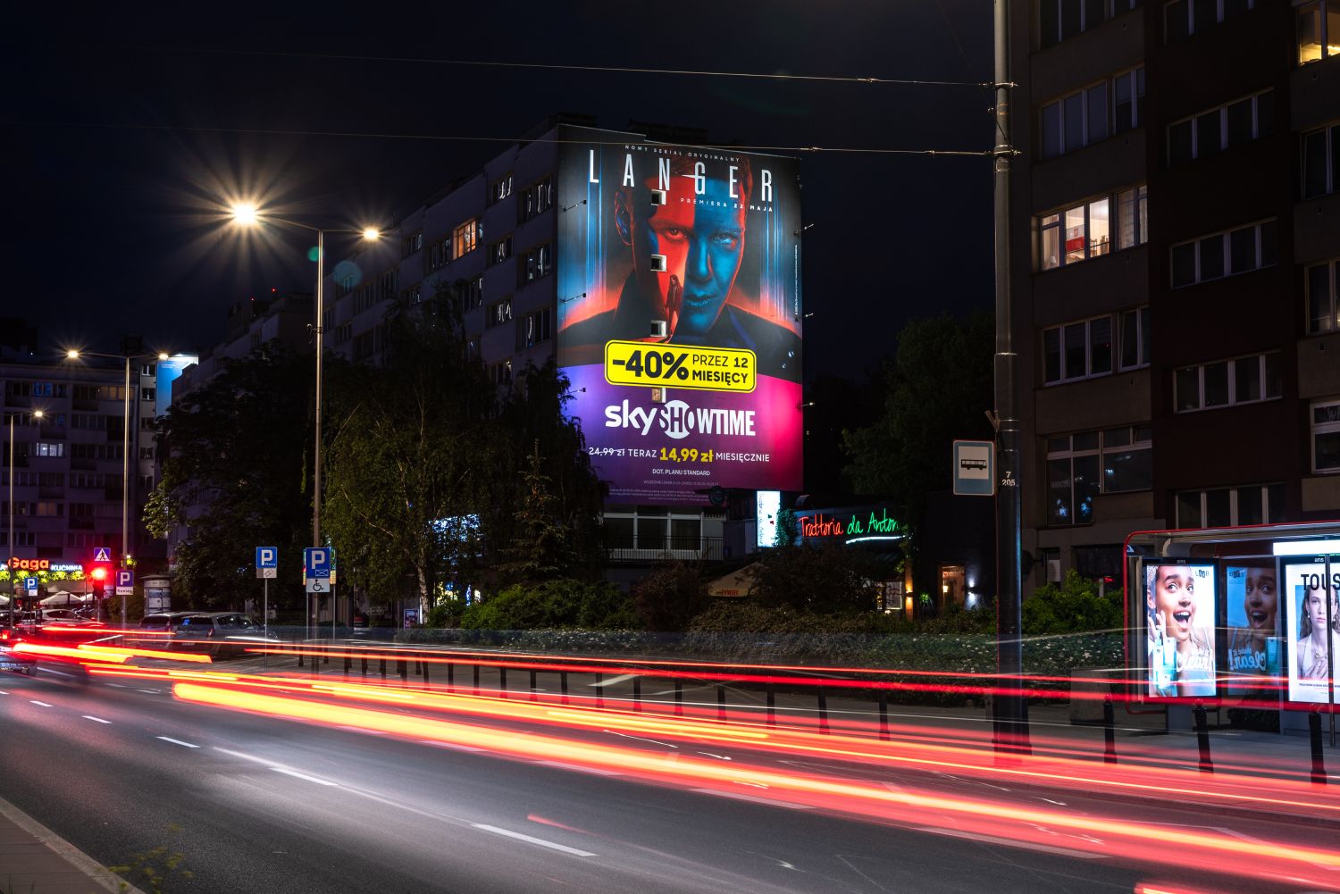 Good Looking Studio namalowało mural w Warszawie przy ulicy aleje Jerozolimskie 117, Langer