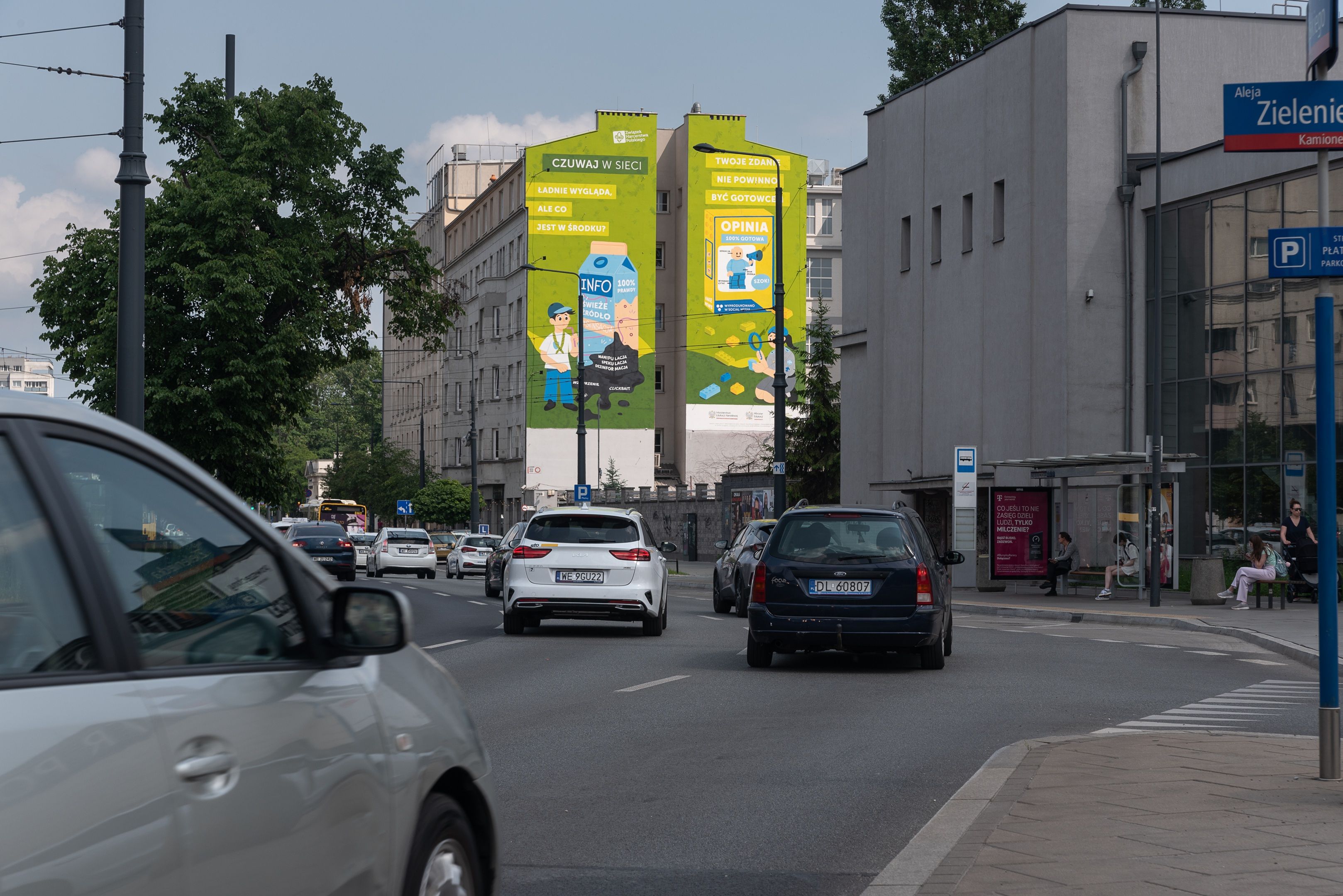 Good Looking Studio namalowało mural w Warszawie przy Zamoyskiego 26A dla zhp