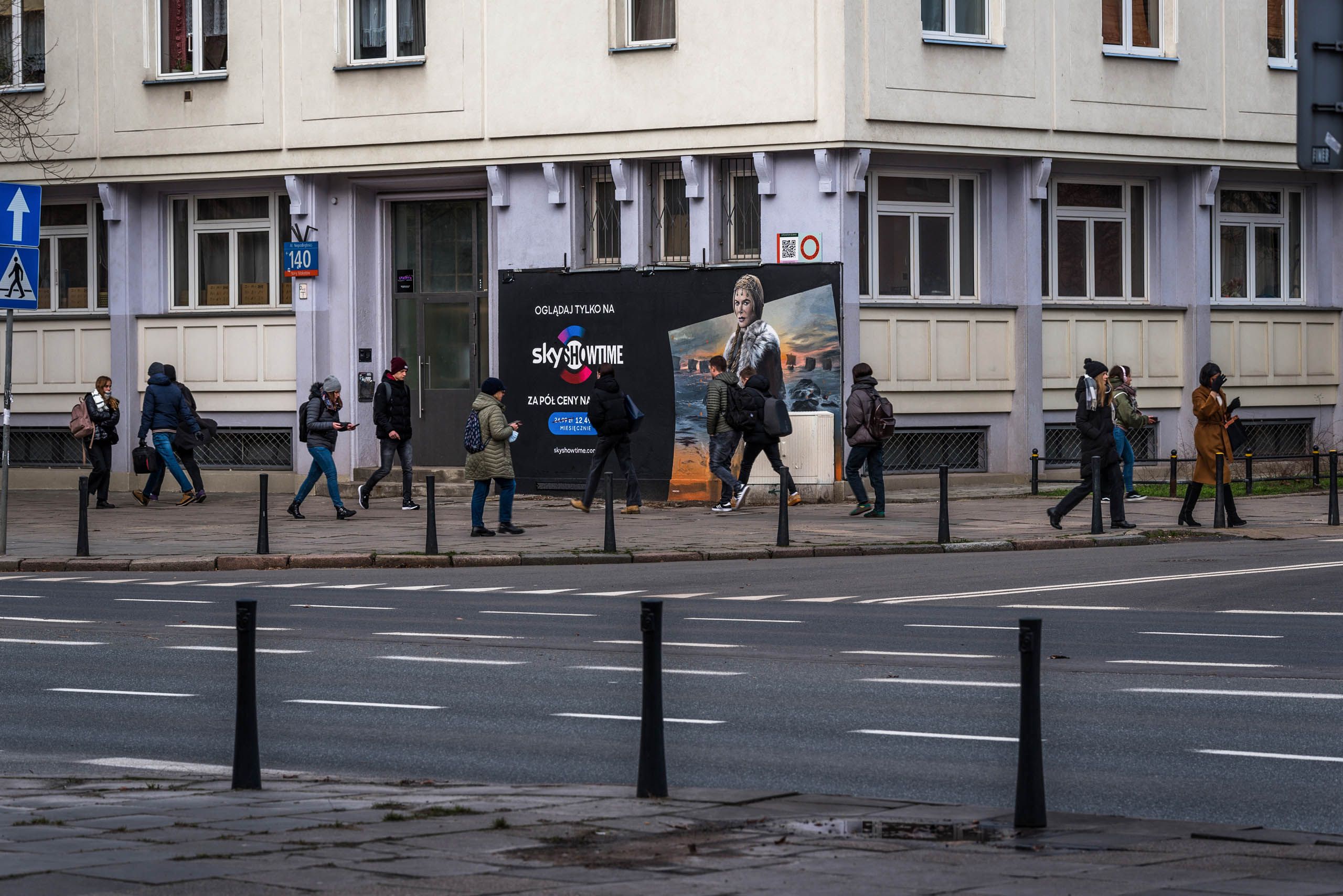 mural przedstawiający reklamę serwisu Sky Showtime