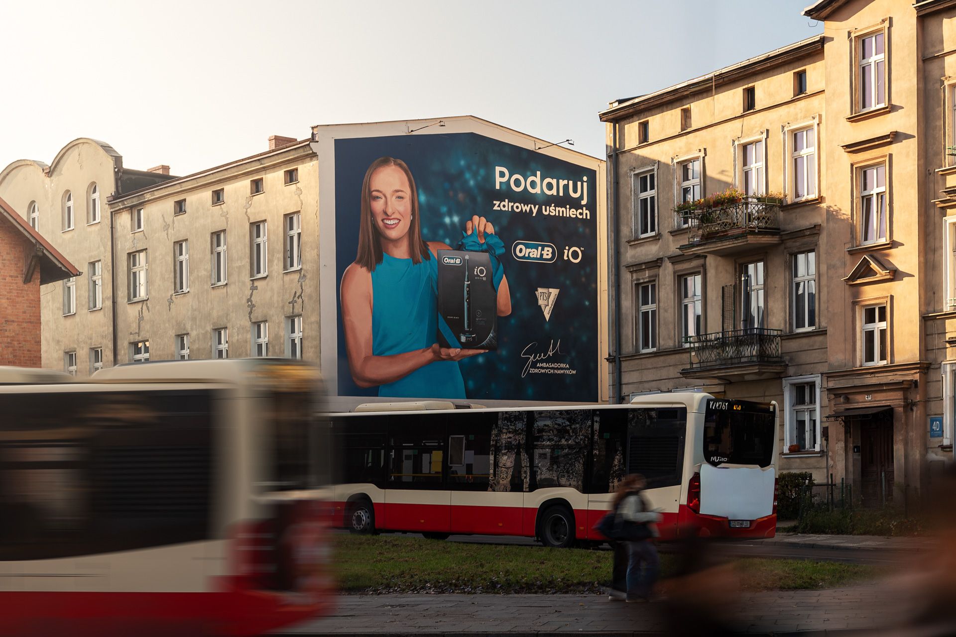 gdańsk lendziona mural oral-b iga świątek