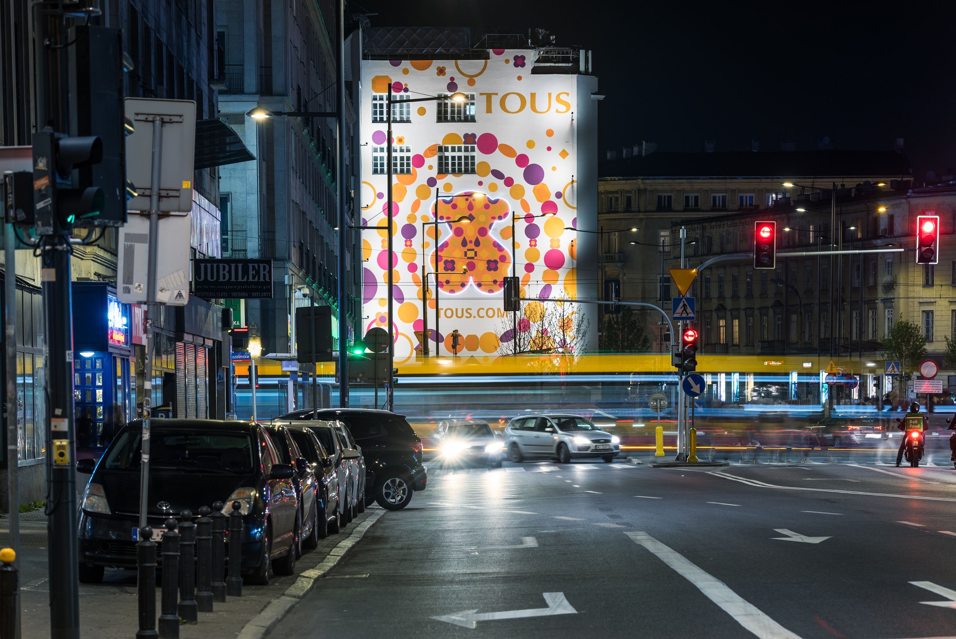 Good Looking, mural w Warszawie przy ulicy Brackiej 25 dla Tous