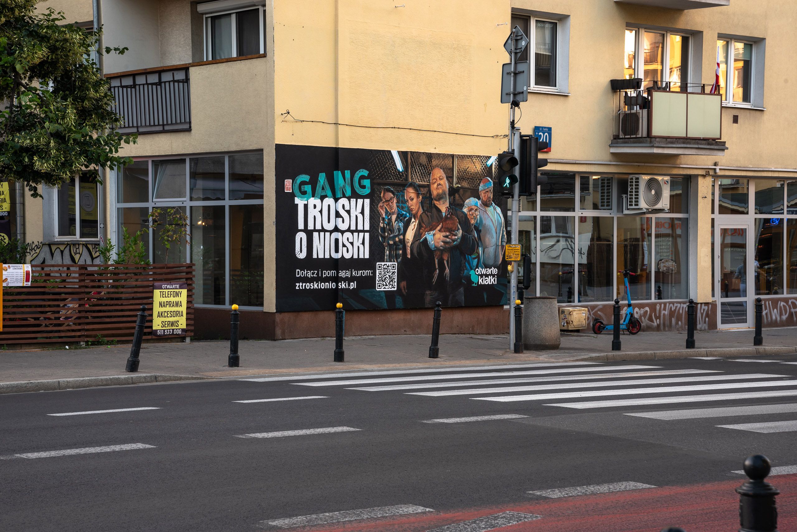 mural wykonany dla Fundacji Otwarte Klatki