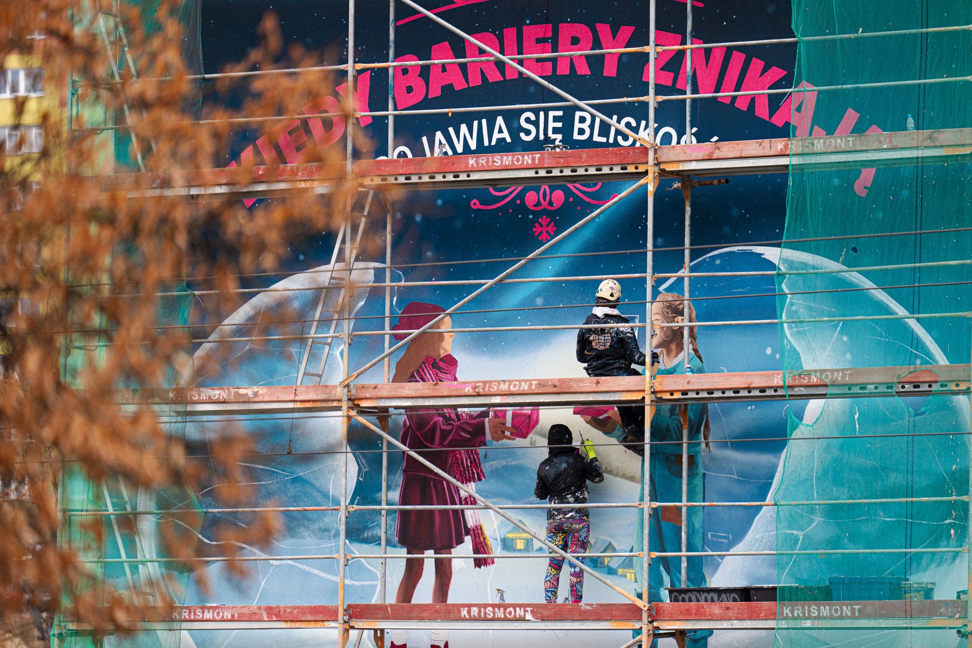 malowanie muralu dla t-mobile w gdańsku