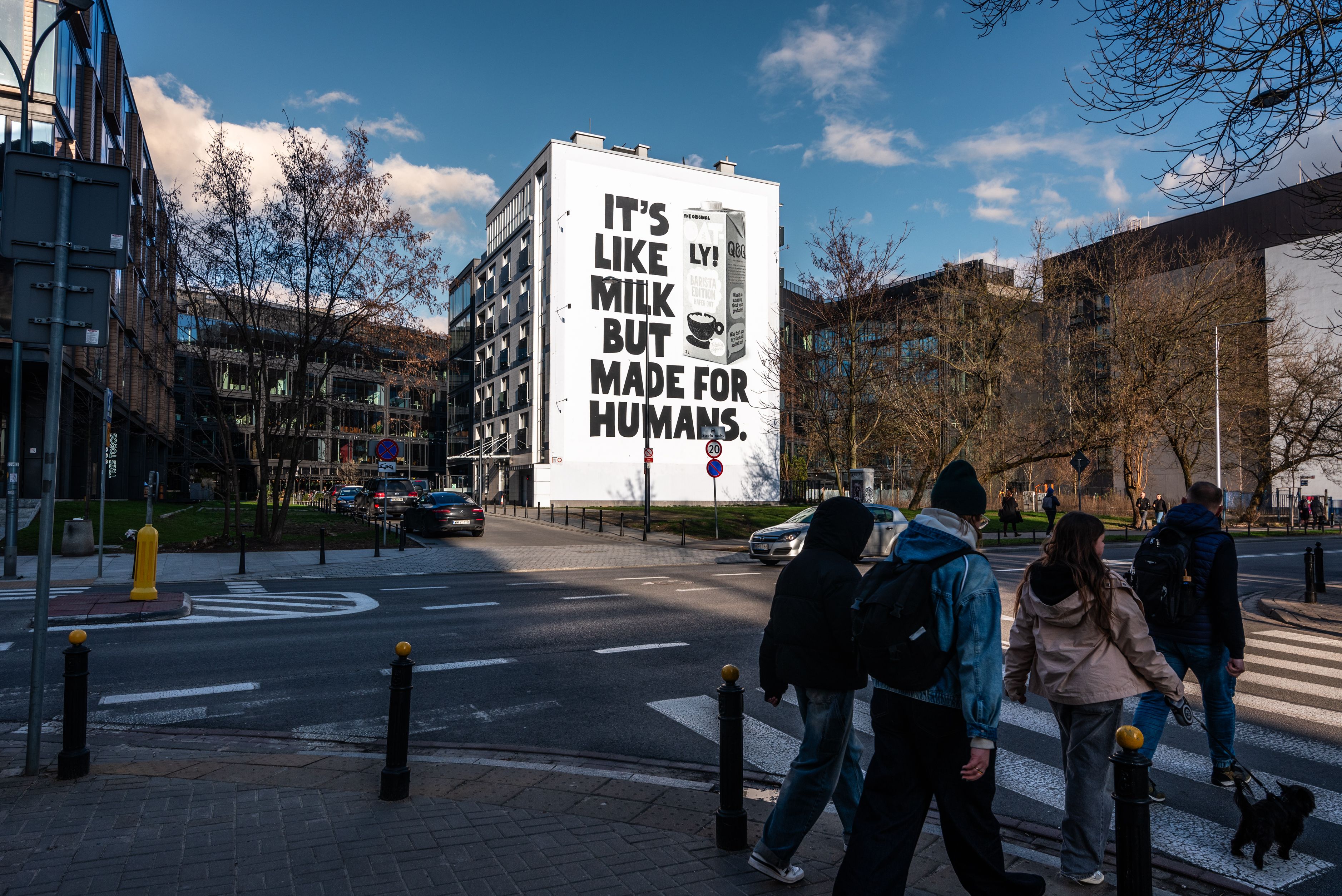 good looking kampania muralowa oatly