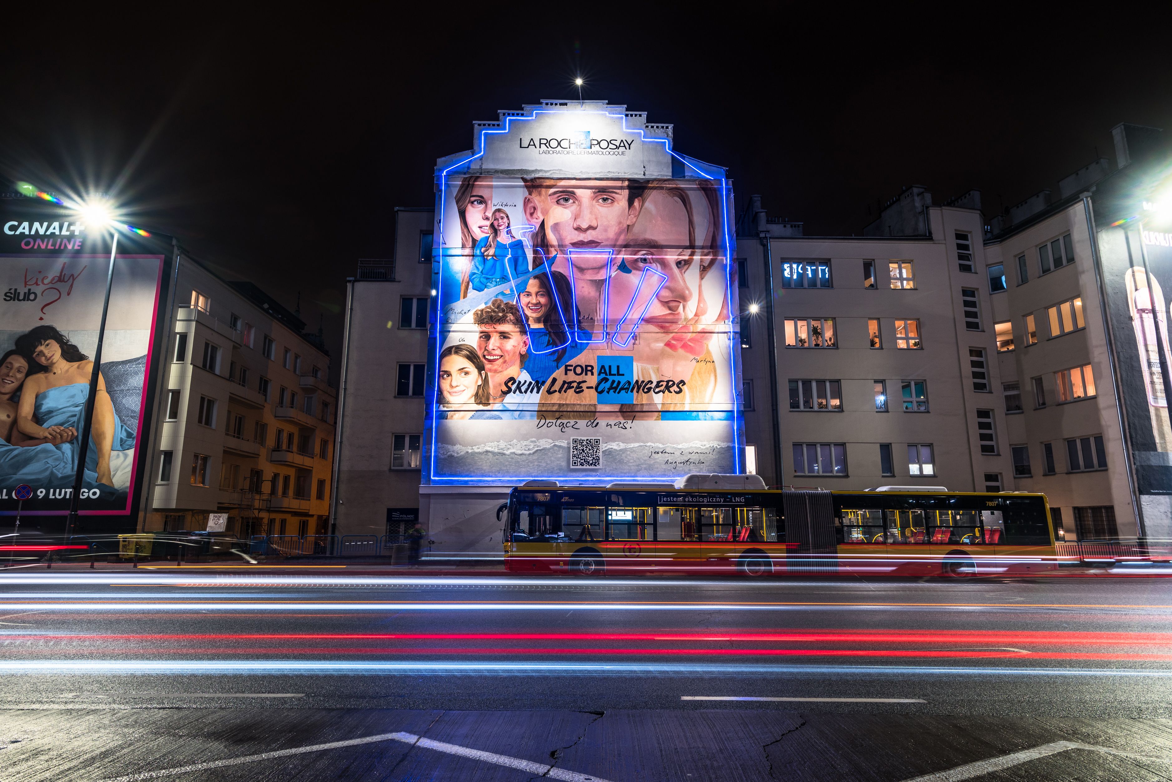 good looking mural led la roche posay