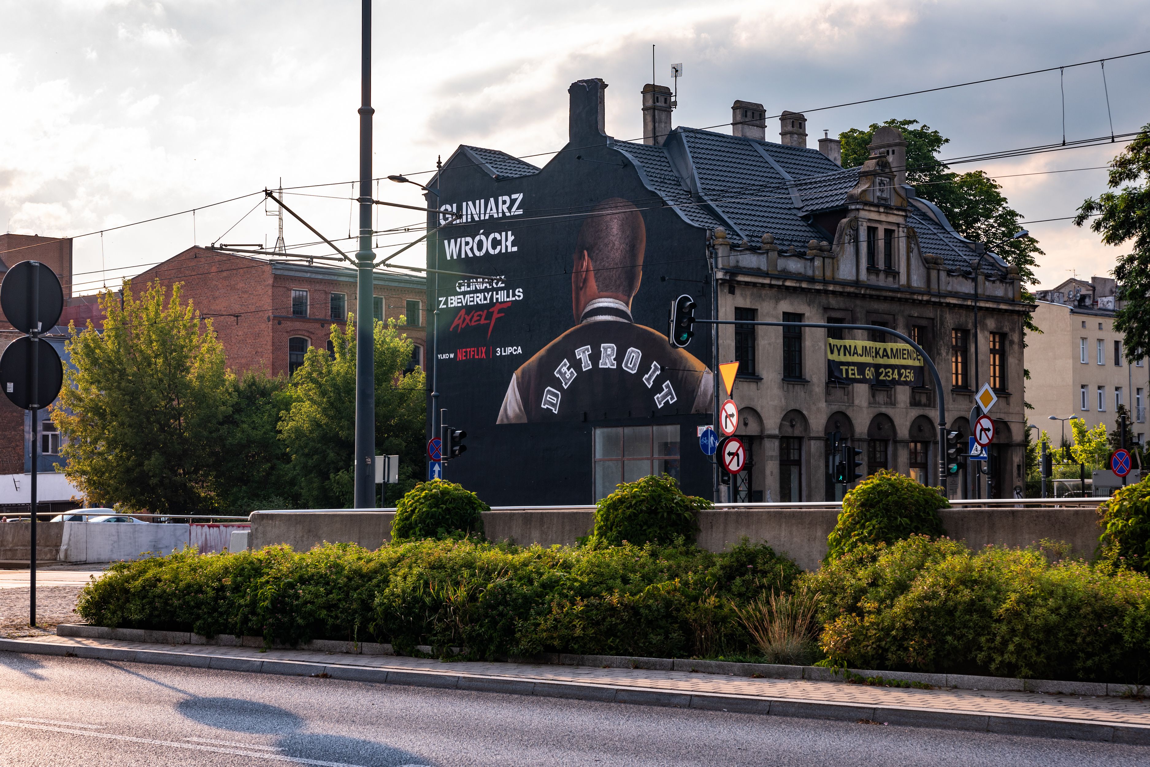 good looking mural łódź