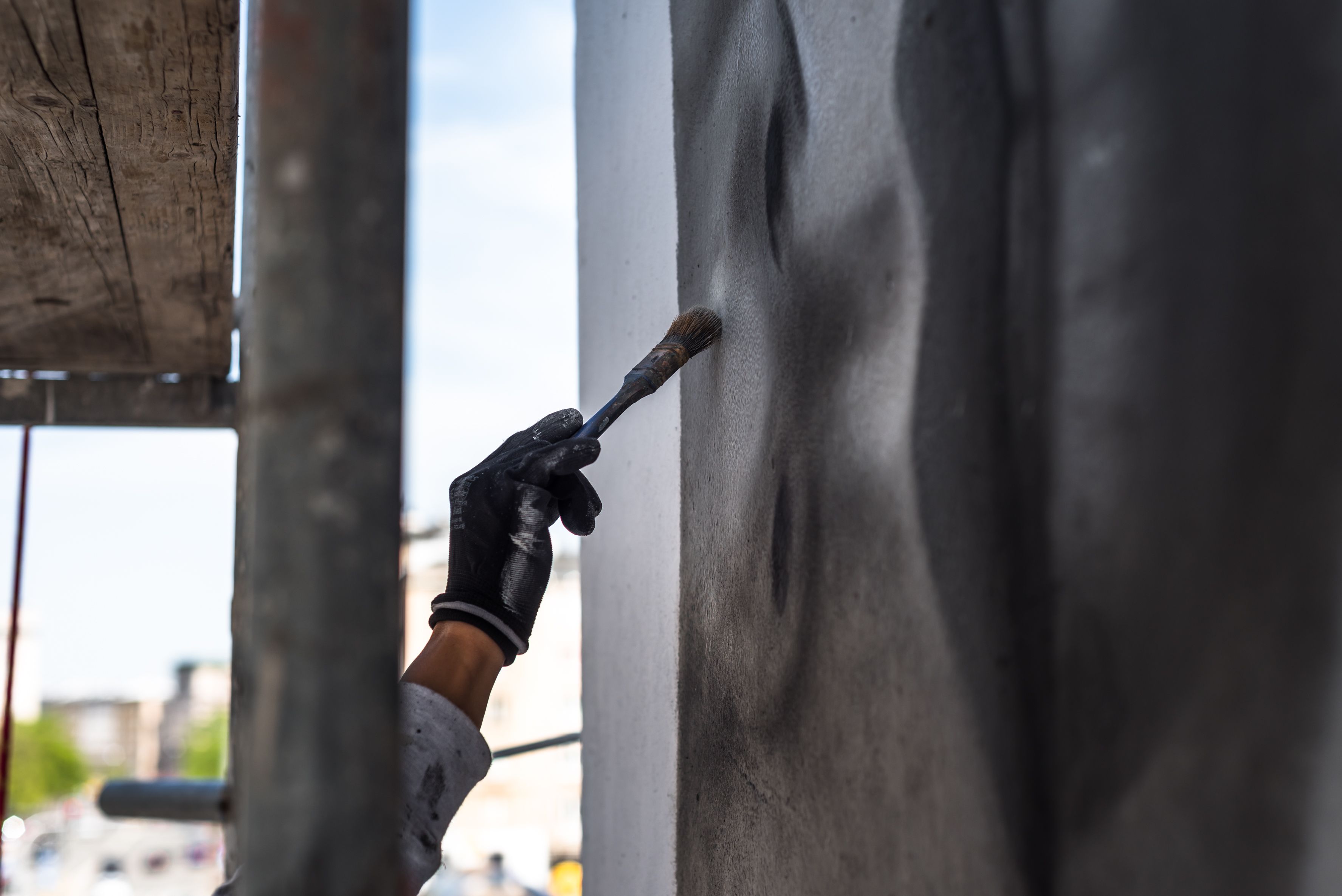 malowanie muralu Taylor Swift