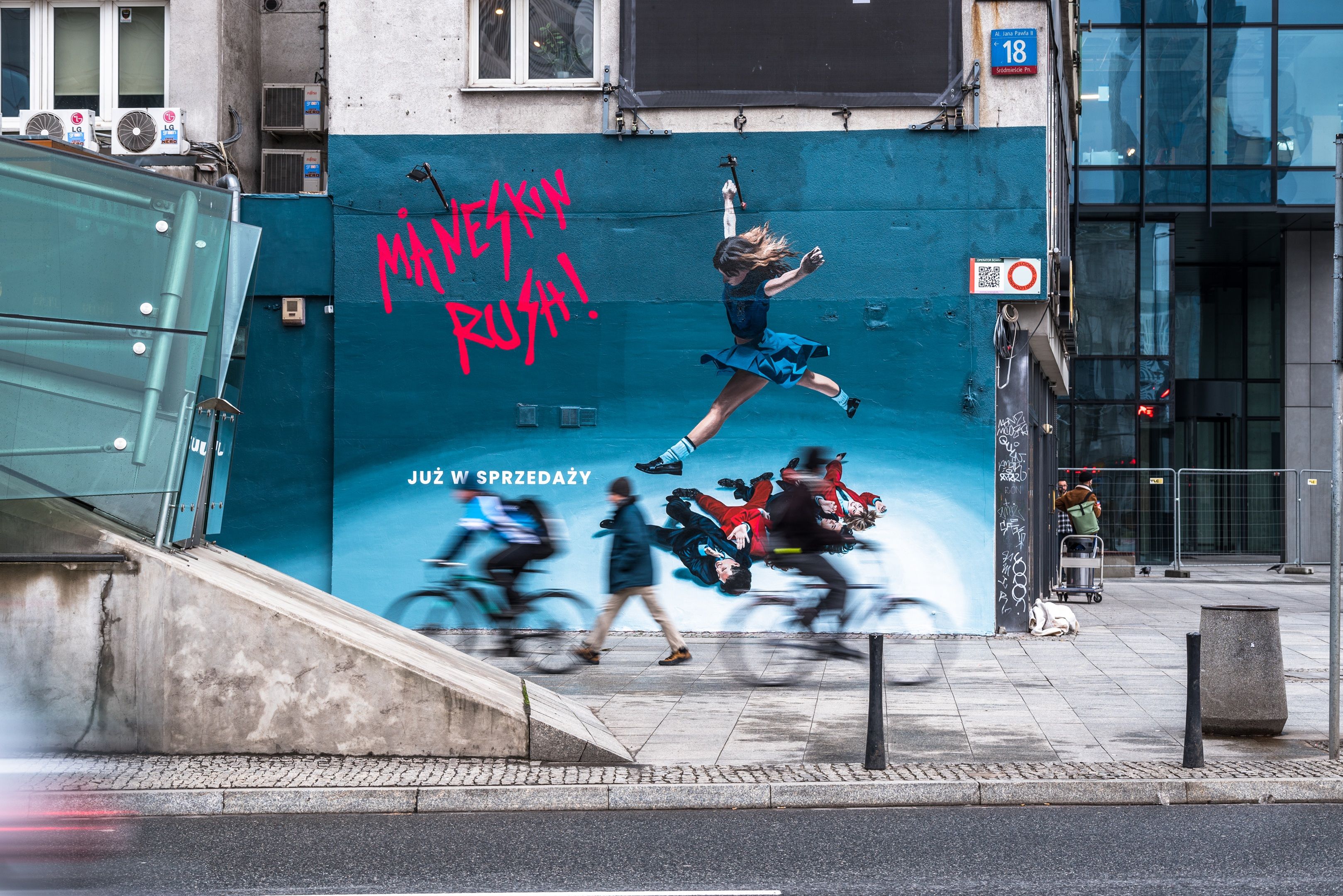 Good Looking Studio namalowało mural w Warszawie przy ulicy aleja Jana Pawła 18 dla Maneskin