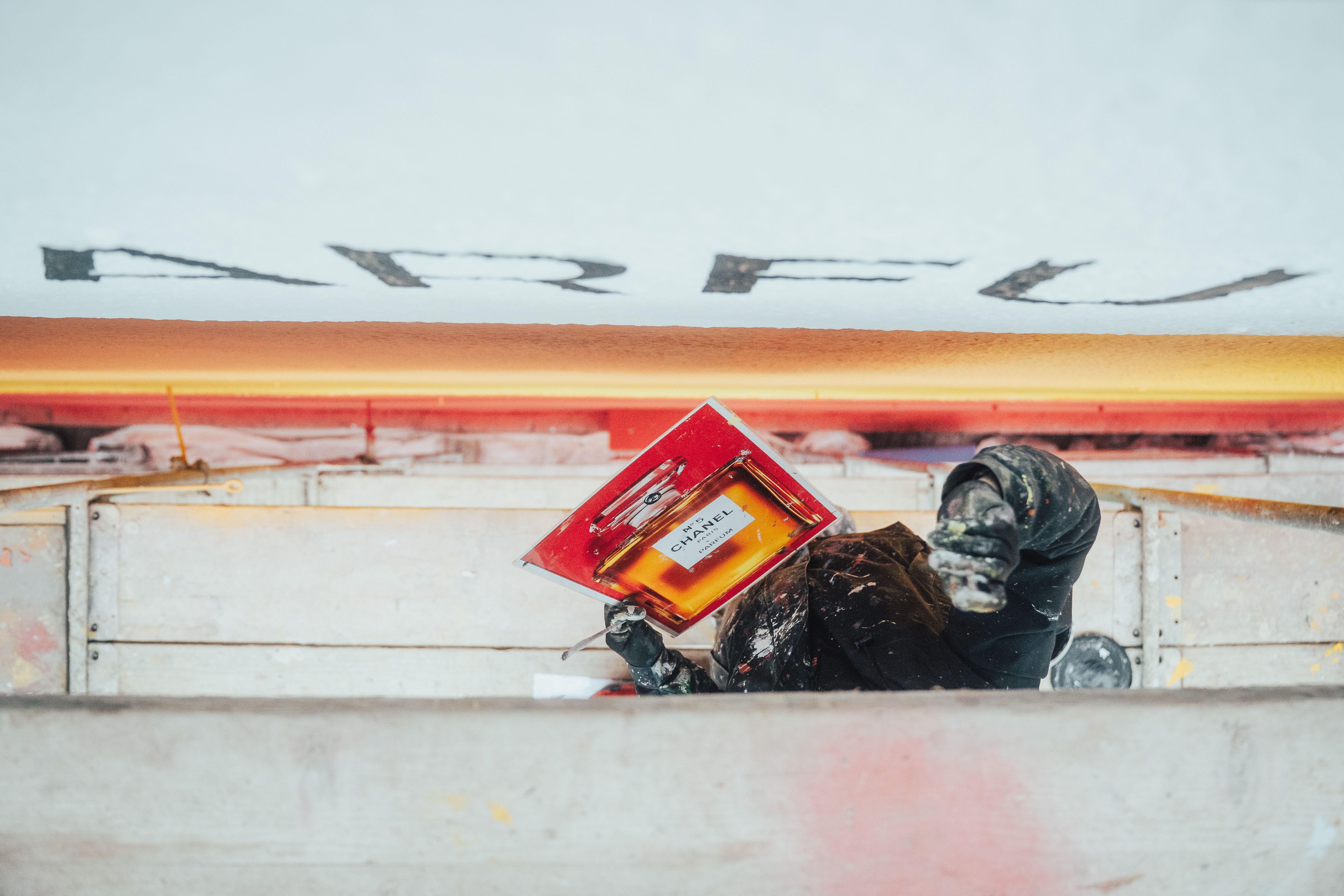 good looking namalowało mural dla chanel na jaworzyńskiej w warszawie