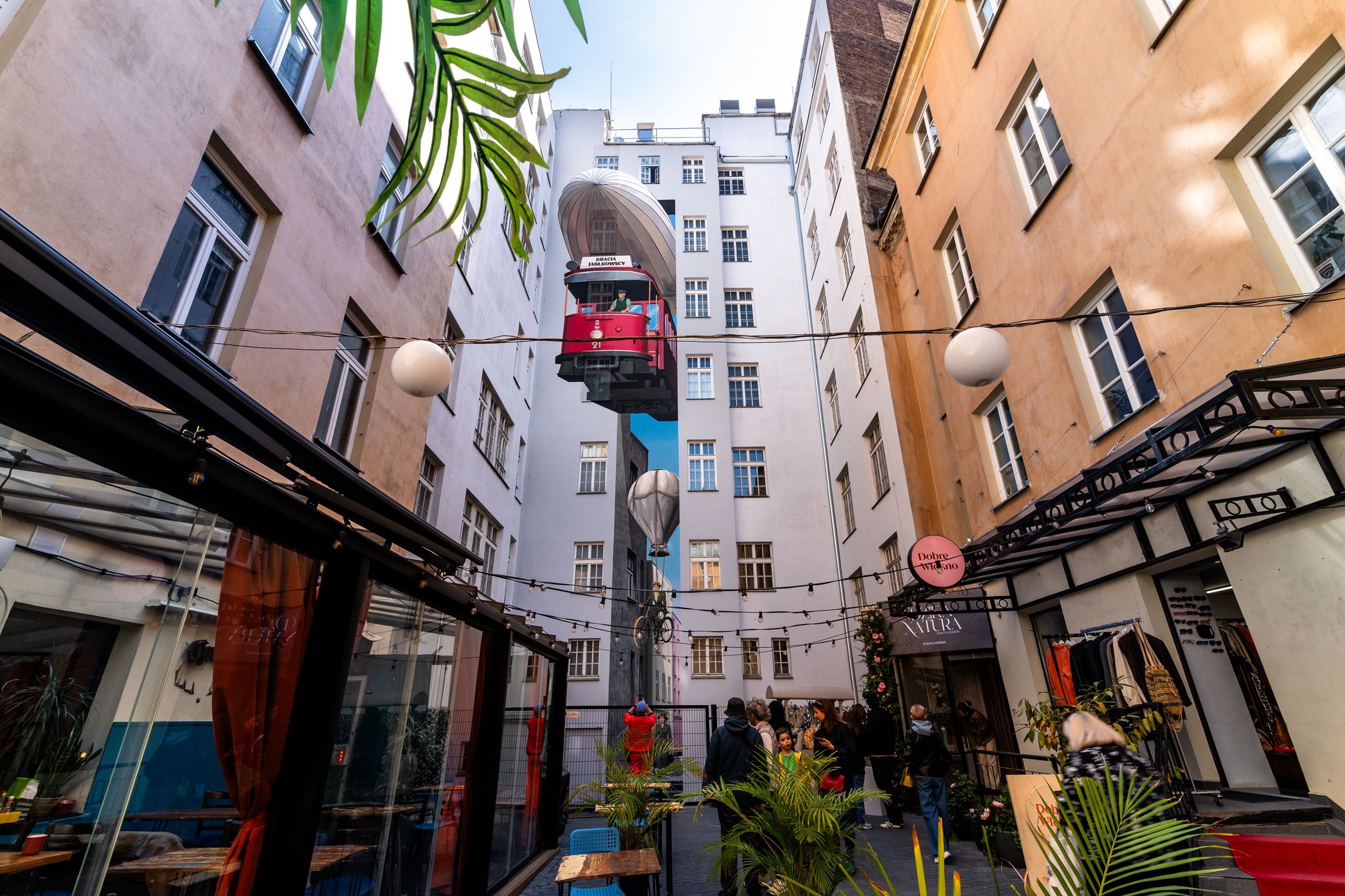 mural dla dtbj w warszawie