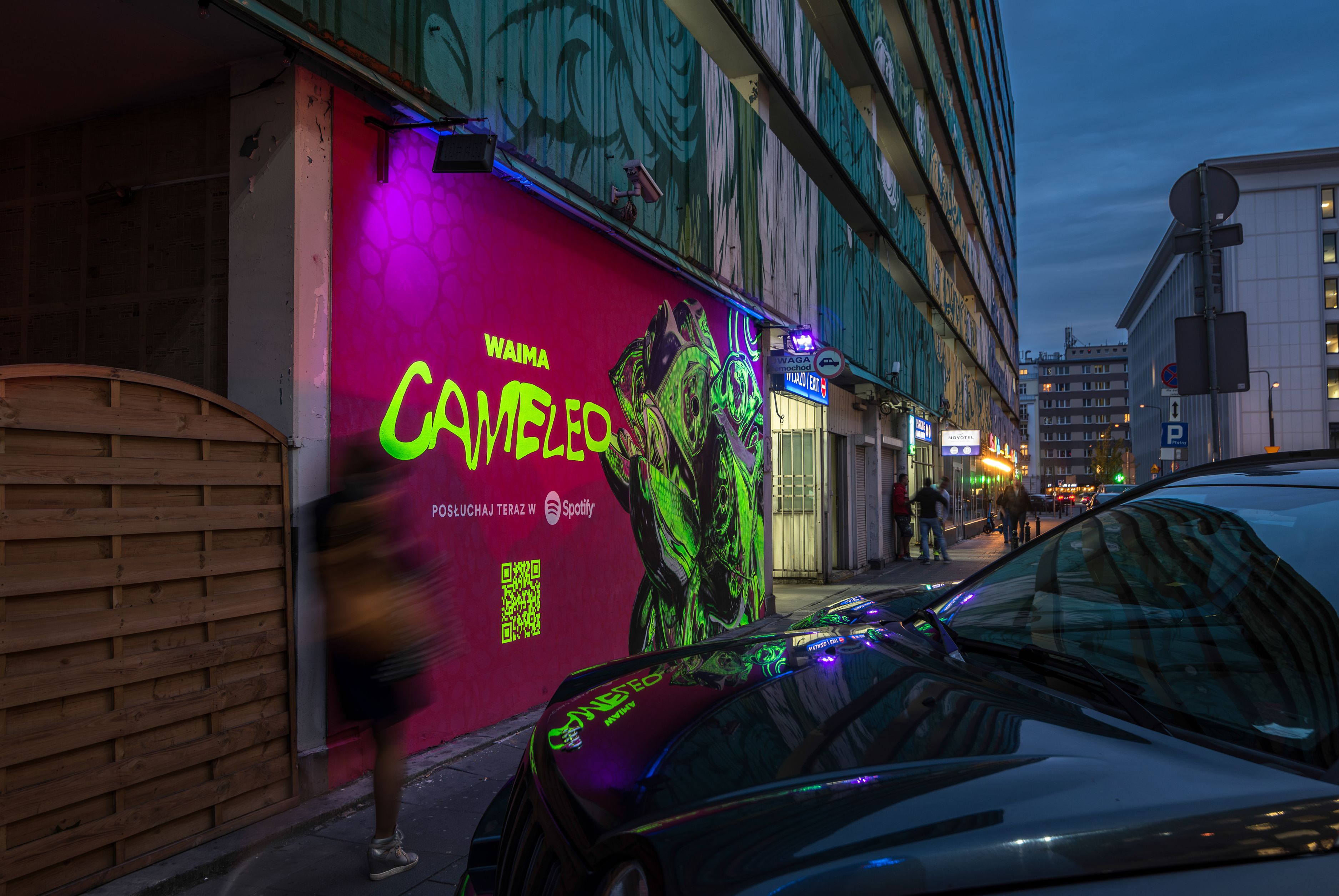 good looking murale uv