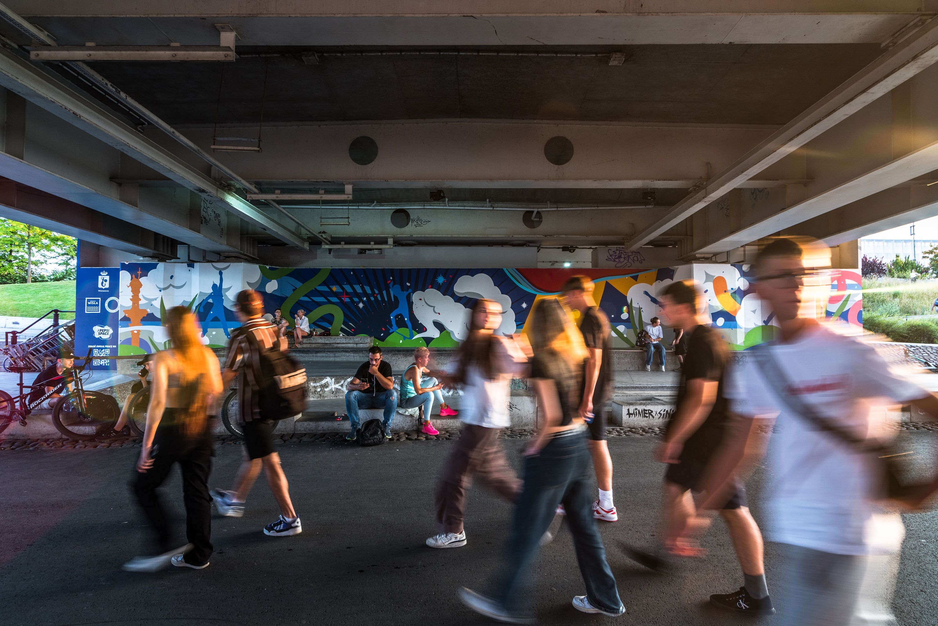 Good Looking namalowało mural w Warszawie przy Bulwarach Wiślanych