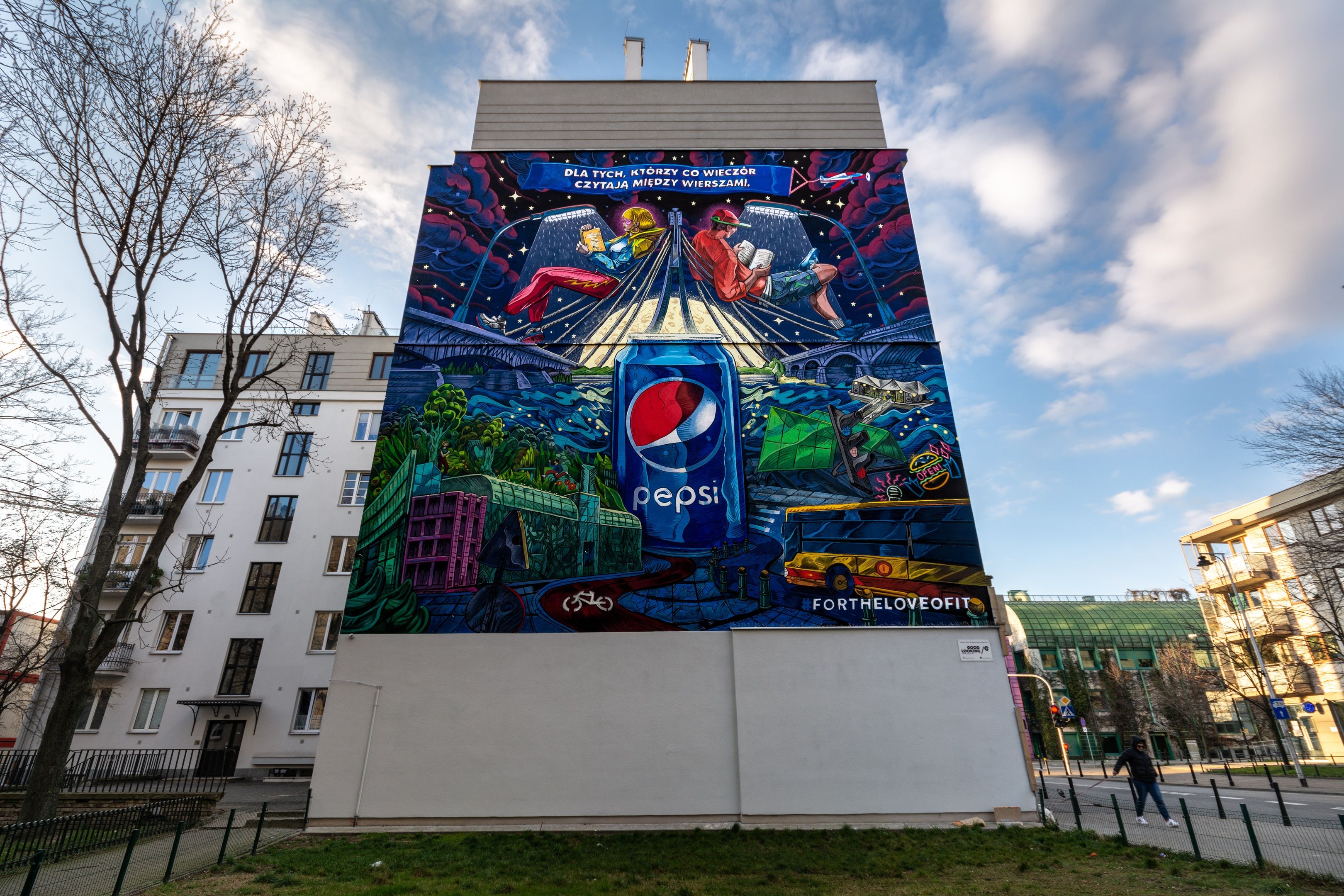 Good Looking namalowało mural w Warszawie przy ulicy Dobrej 53 dla marki Pepsi