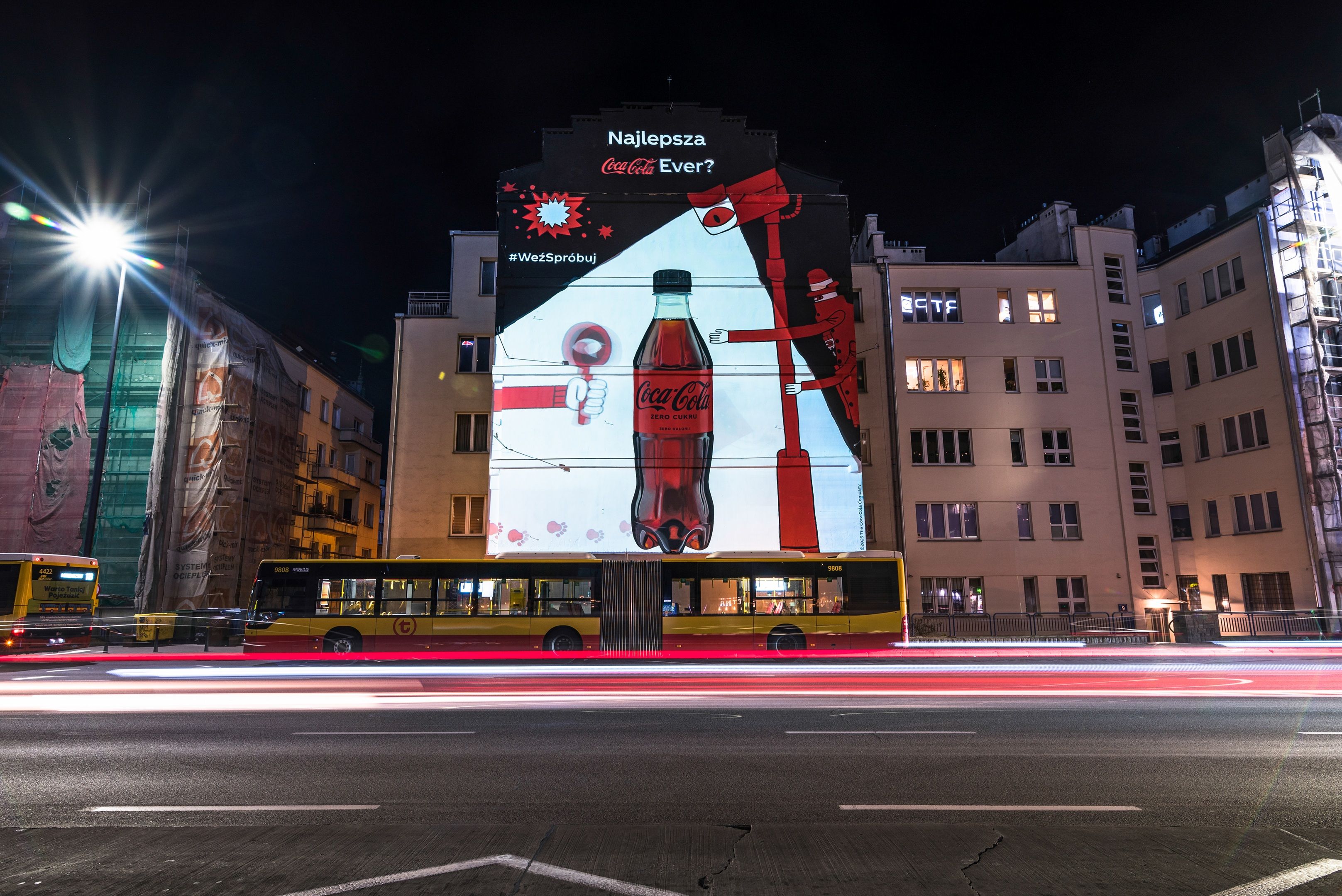 Good Looking namalowało mural w Warszawie przy ulicy Jaworzyńskiej 11 dla Coca-Cola