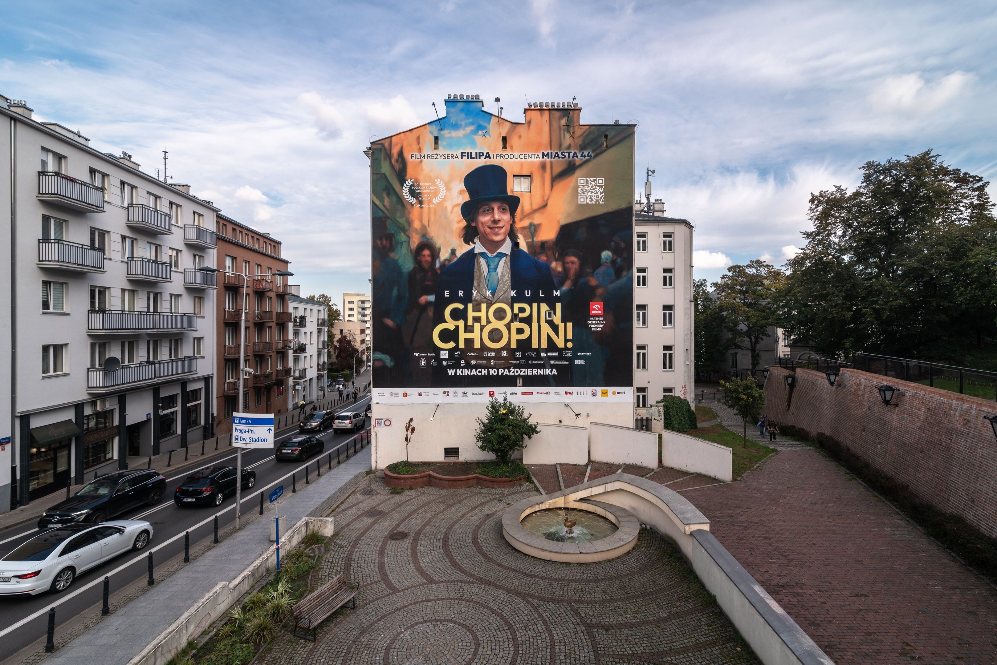 Good Looking Studio namalowało mural w Warszawie przy ulicy Tamka 37, w ramach promocji filmu Chopin, Chopin