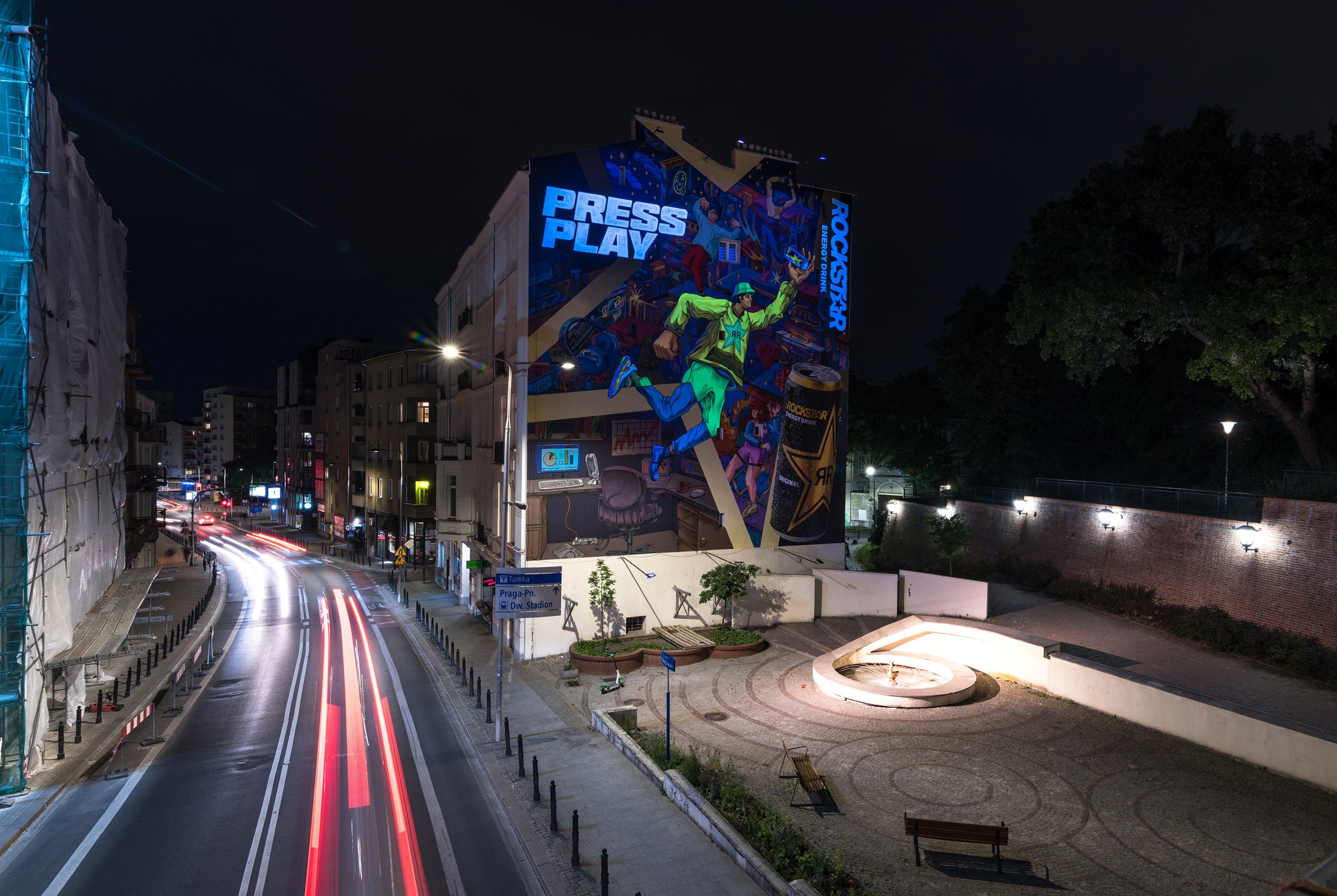 Good Looking Studio namalowało mural w Warszawie przy ulicy Tamka 37 dla marki Rockstar