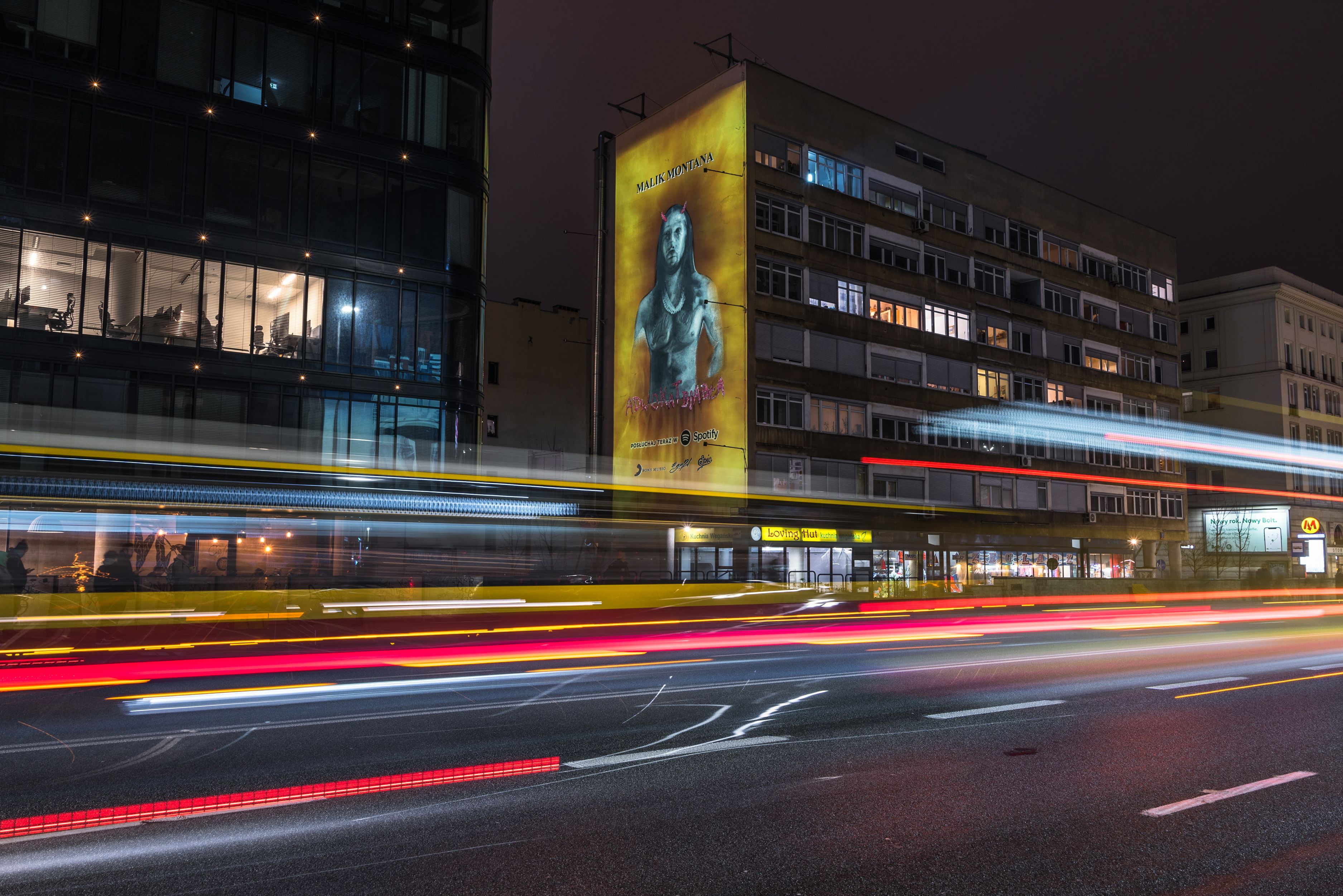 Mural z efektem motion dla Sony Music z portretem Malika Montany