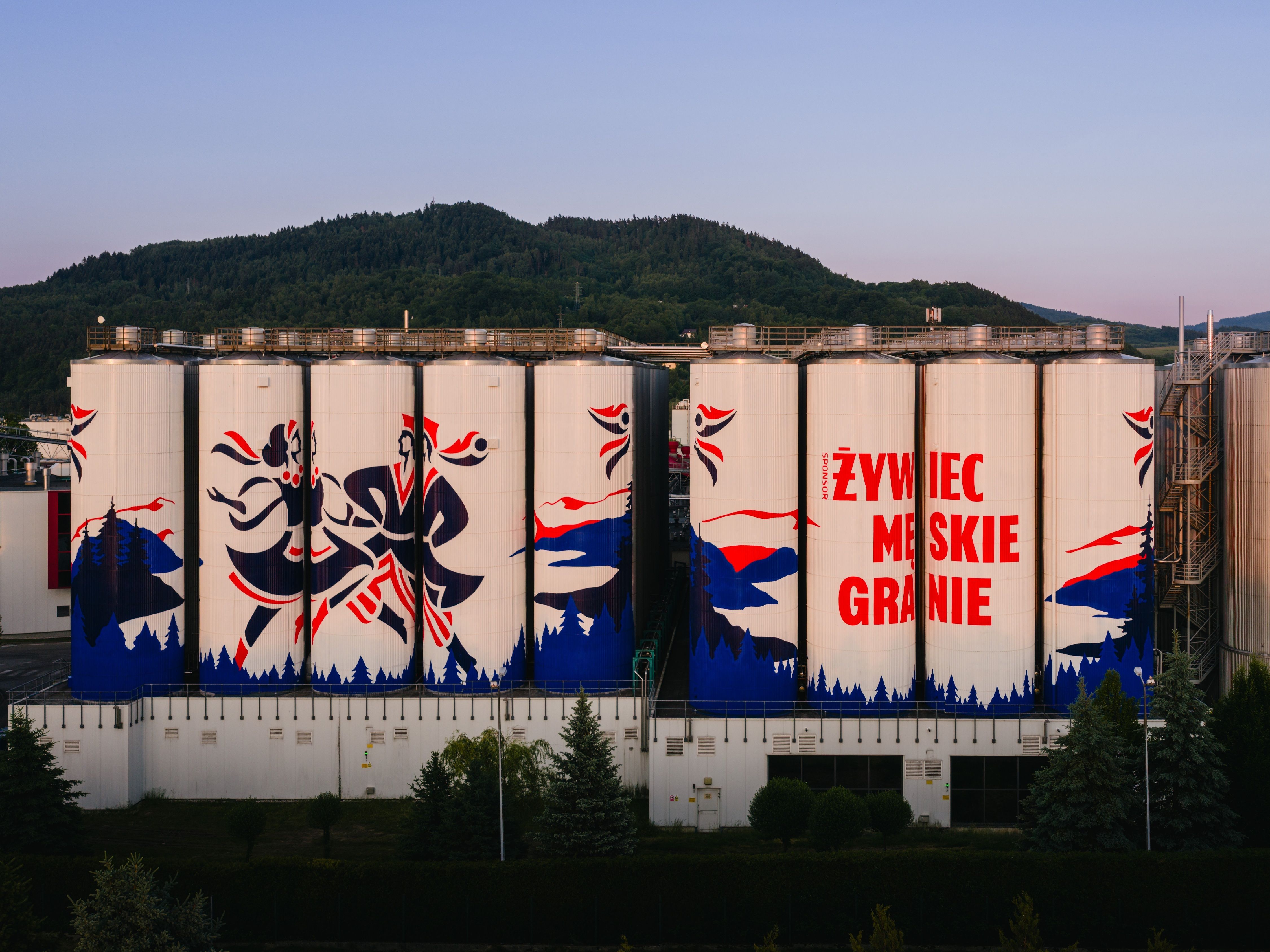 malowane tanki piwne w  Żywcu