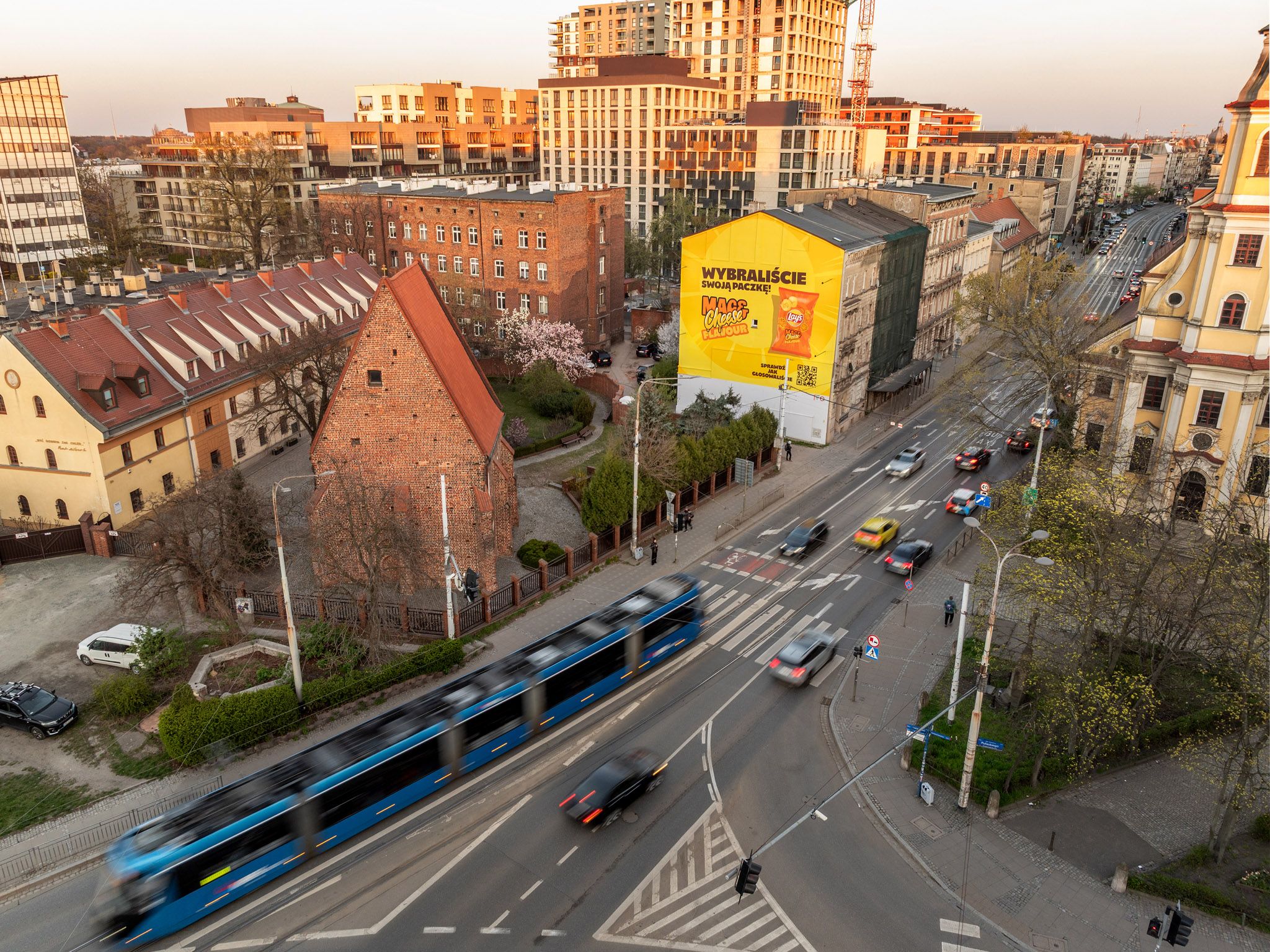 Good Looking Studio namalowało mural we Wrocławiu przy ulicy Traugutta 58 dla Lays