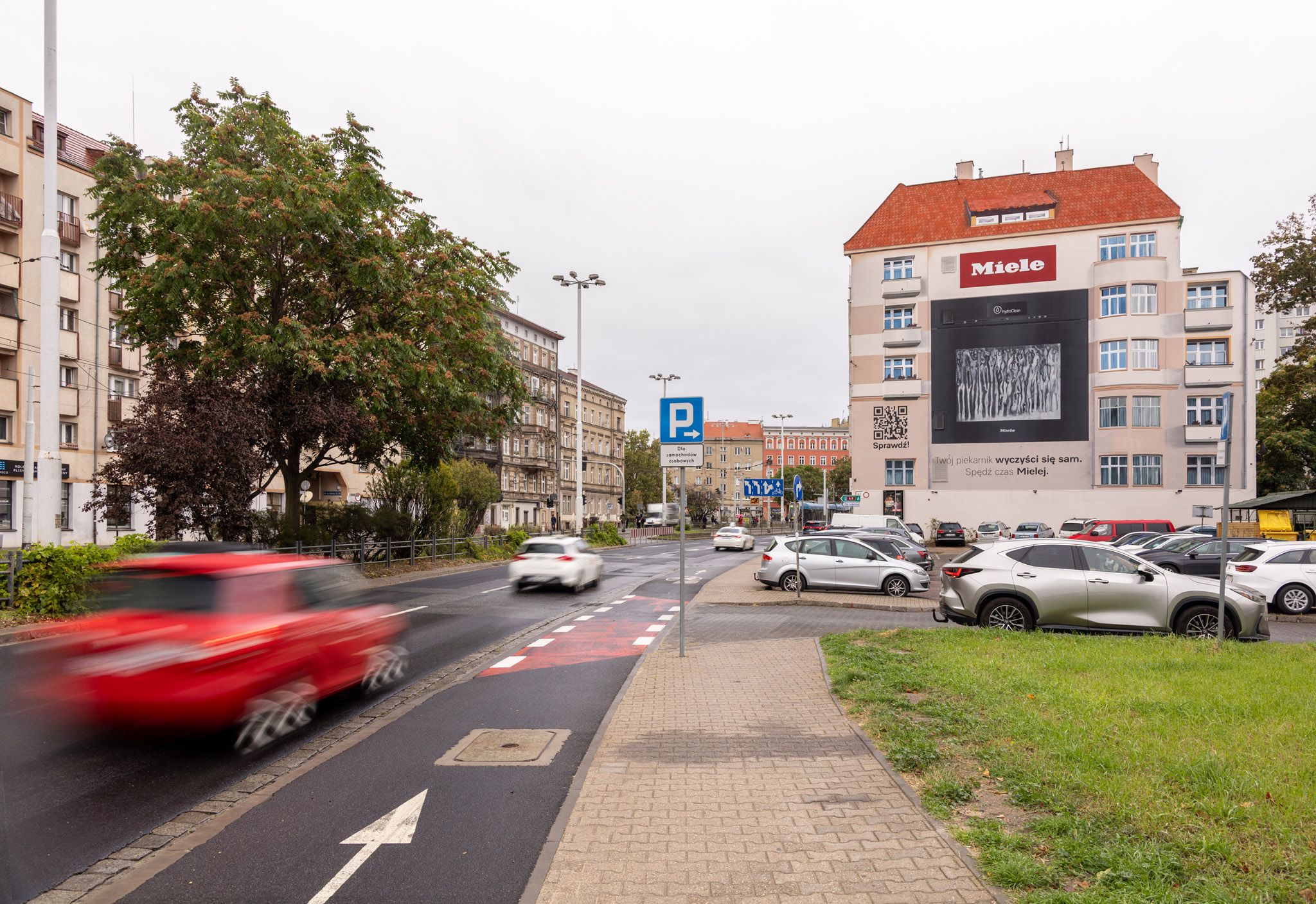 Nośnik reklamowy na ścianie przy ulicy Stanisława Dubois 22 we Wrocławiu