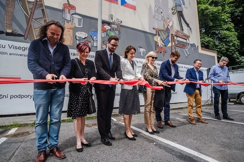 good looking mural na 30lecie grupy Wyszehradzkiej, otwarcie
