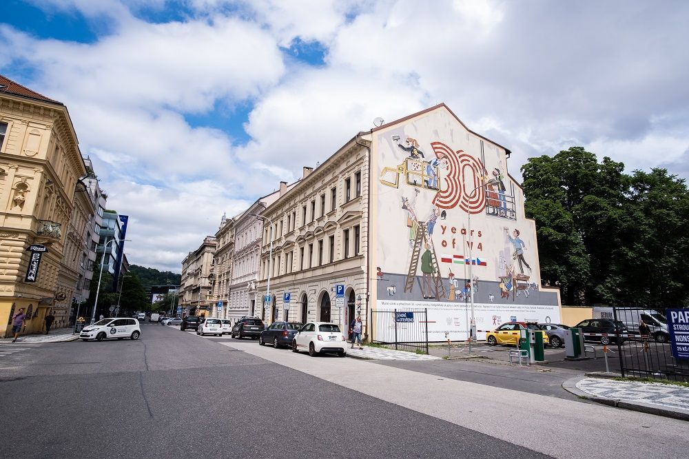 good looking mural na 30lecie grupy Wyszehradzkiej