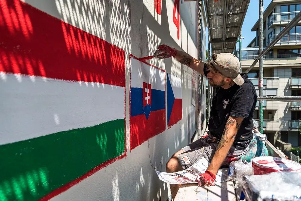 good looking mural na 30lecie grupy Wyszehradzkiej