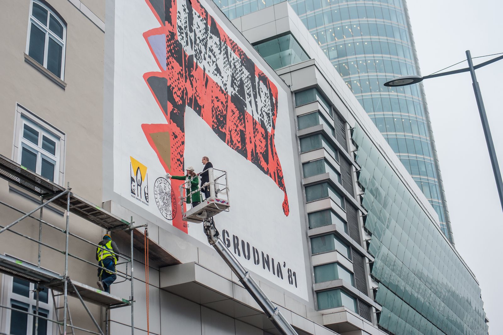 good looking maluje mural artystyczny