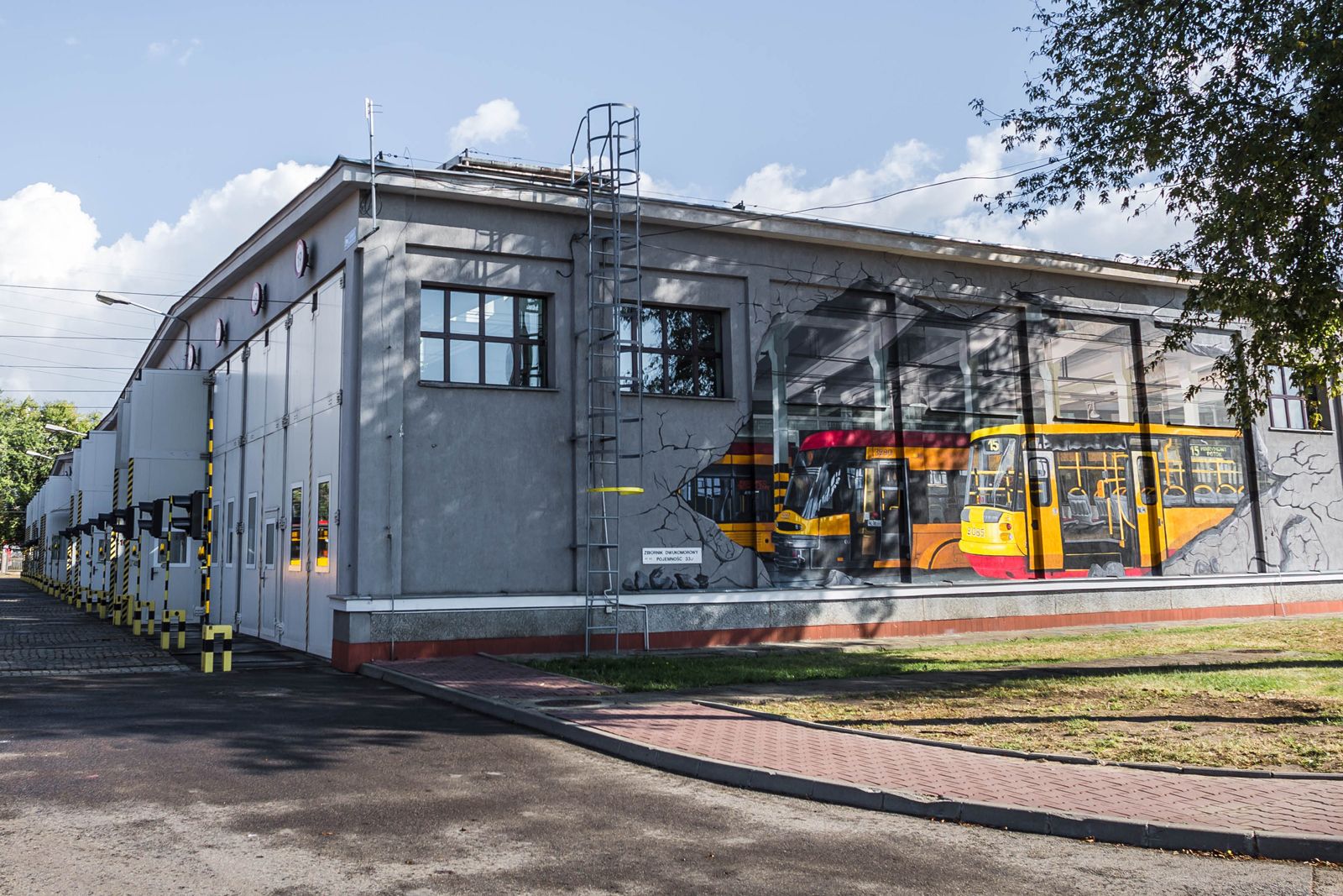 good looking, mural dla tramwajów warszawskich