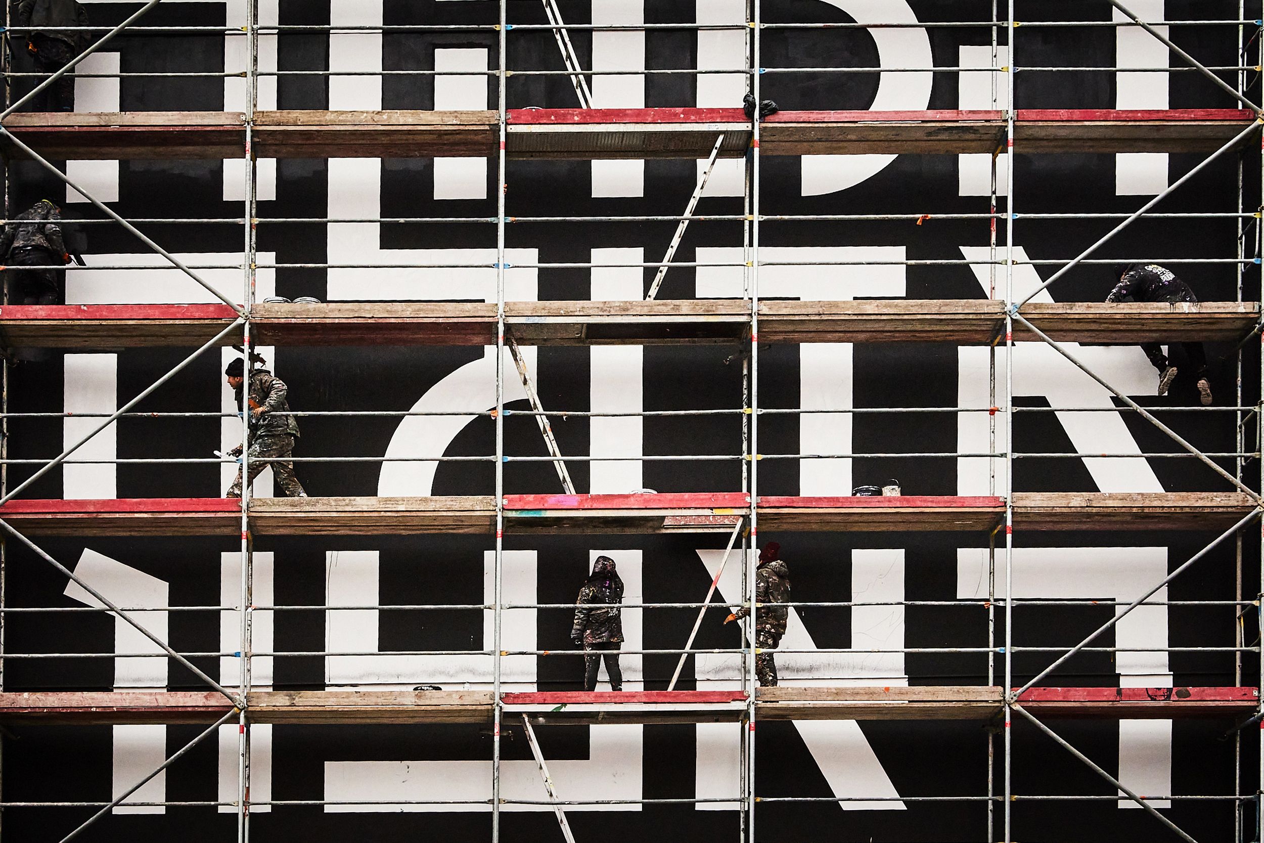 malowanie muralu we Wrocławiu przez Good Looking