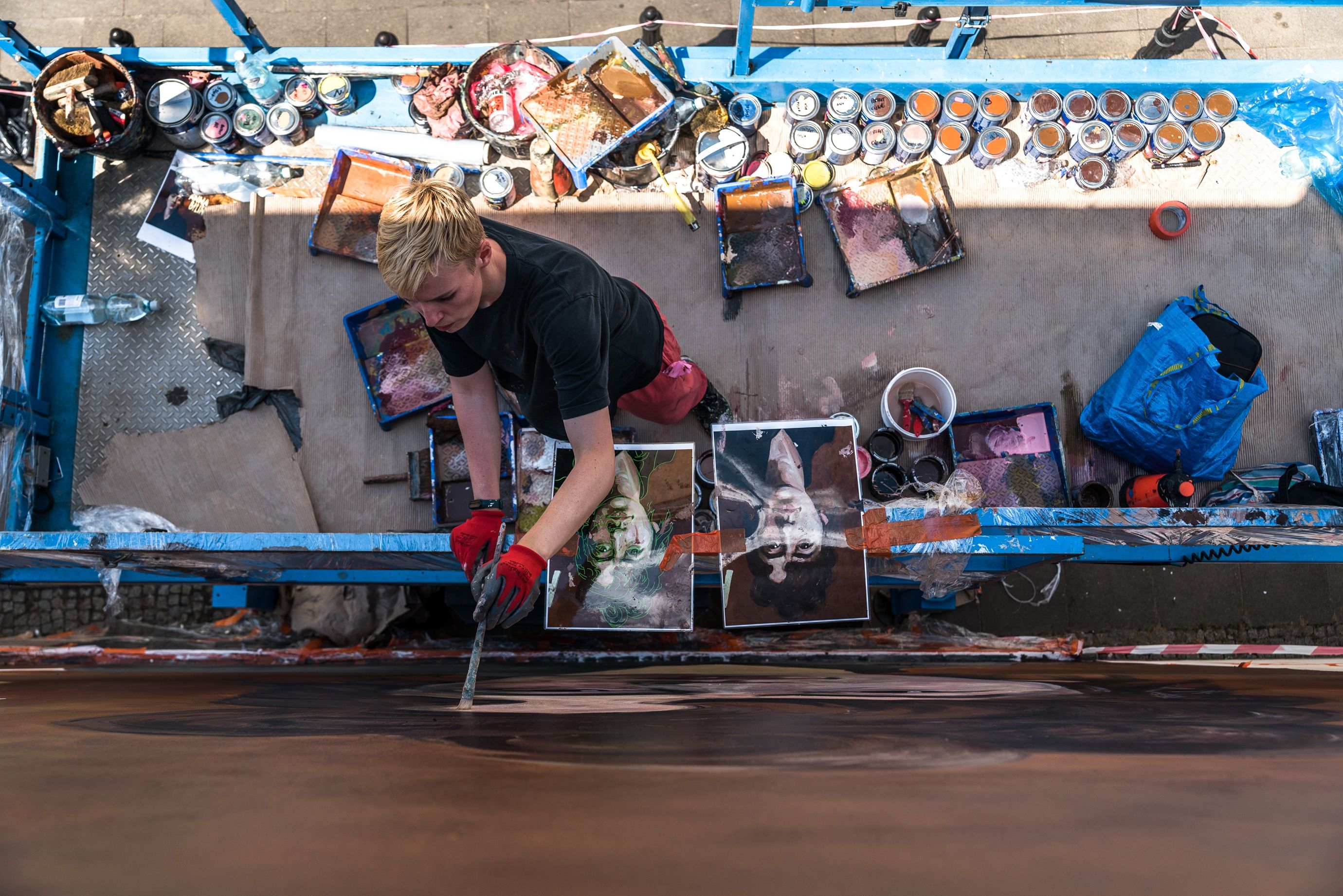 Good Looking Studio malowało mural na poczet Anny Bilińskiej przy ul. Smolnej 15 w Warszawie