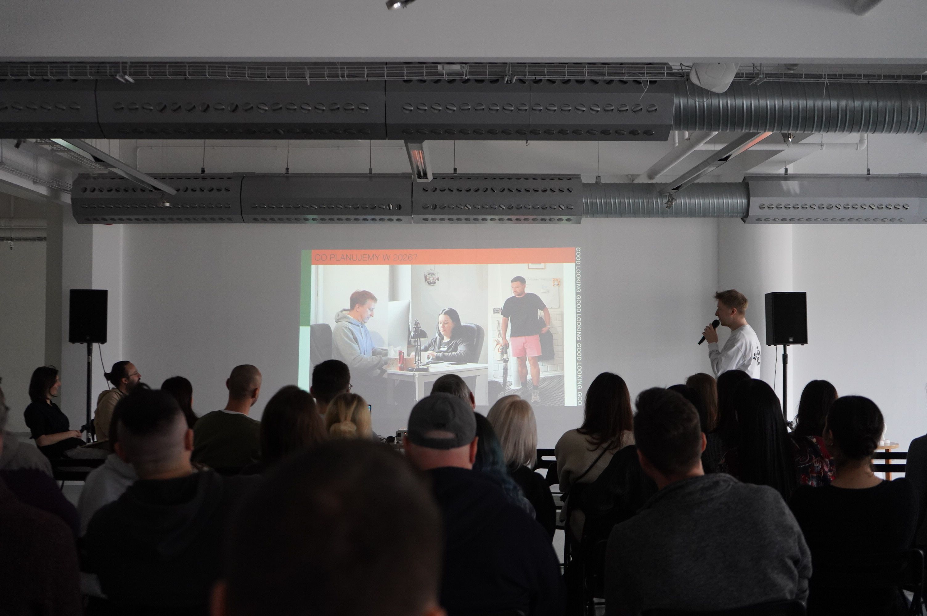 Spotkanie wewnętrzne w Good Looking - Podsumowanie 2025 roku, na zdjęciu pracownicy