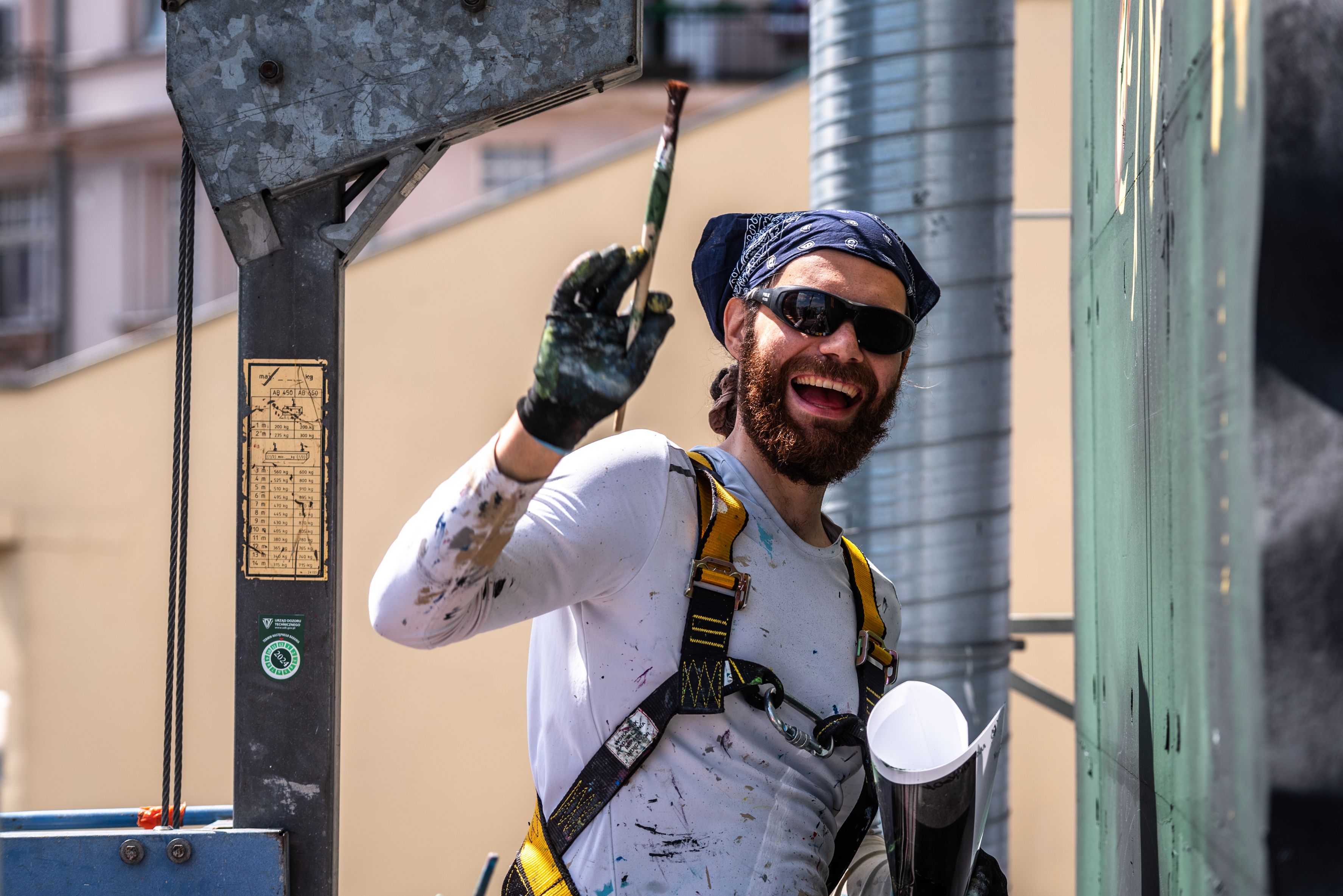 good looking malowanie muralu